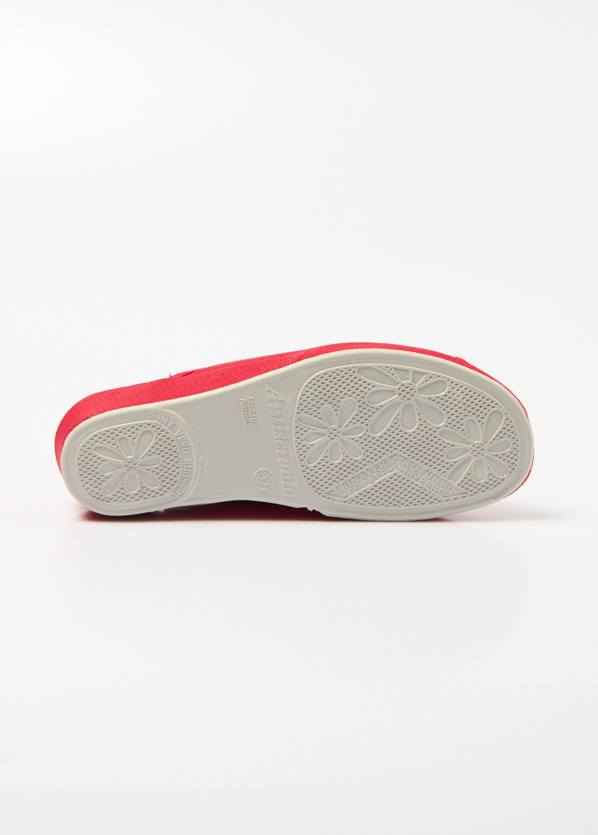 Geborduurde_comfort_wijdte_muiltjes_met_gecoate_sleehak_Rouge_UN1_slim