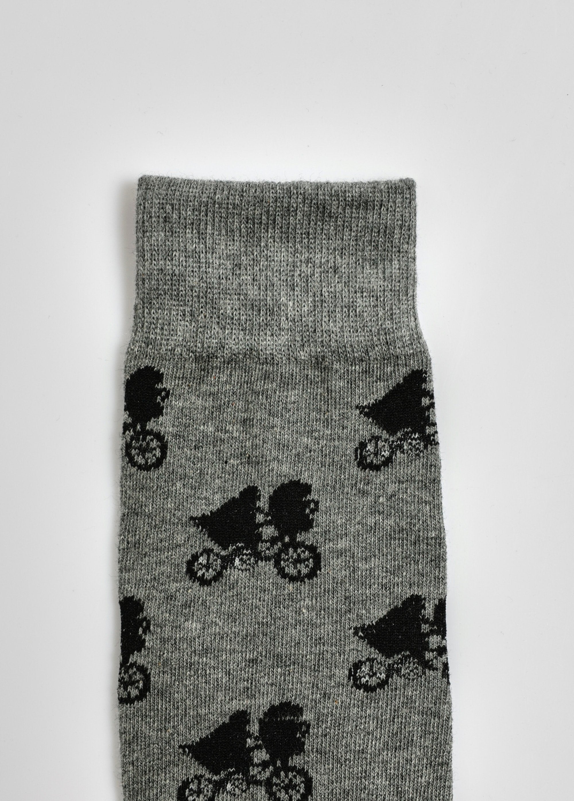 Pair_of_ET_license_socks_Dark_gray_DE2_slim