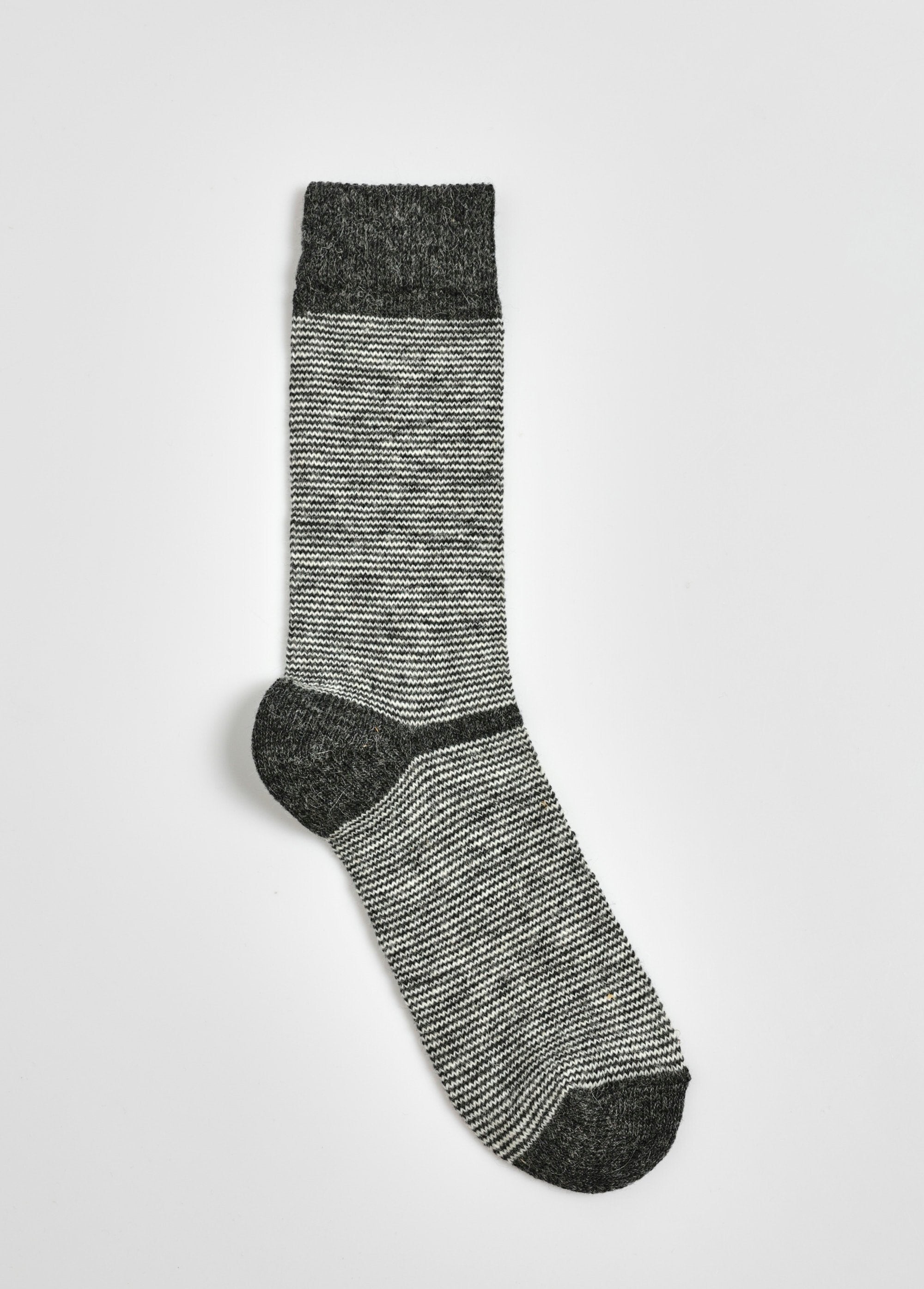 Paire_de_chaussettes_rayées_chaudes_avec_laine_Gris_DE1_slim