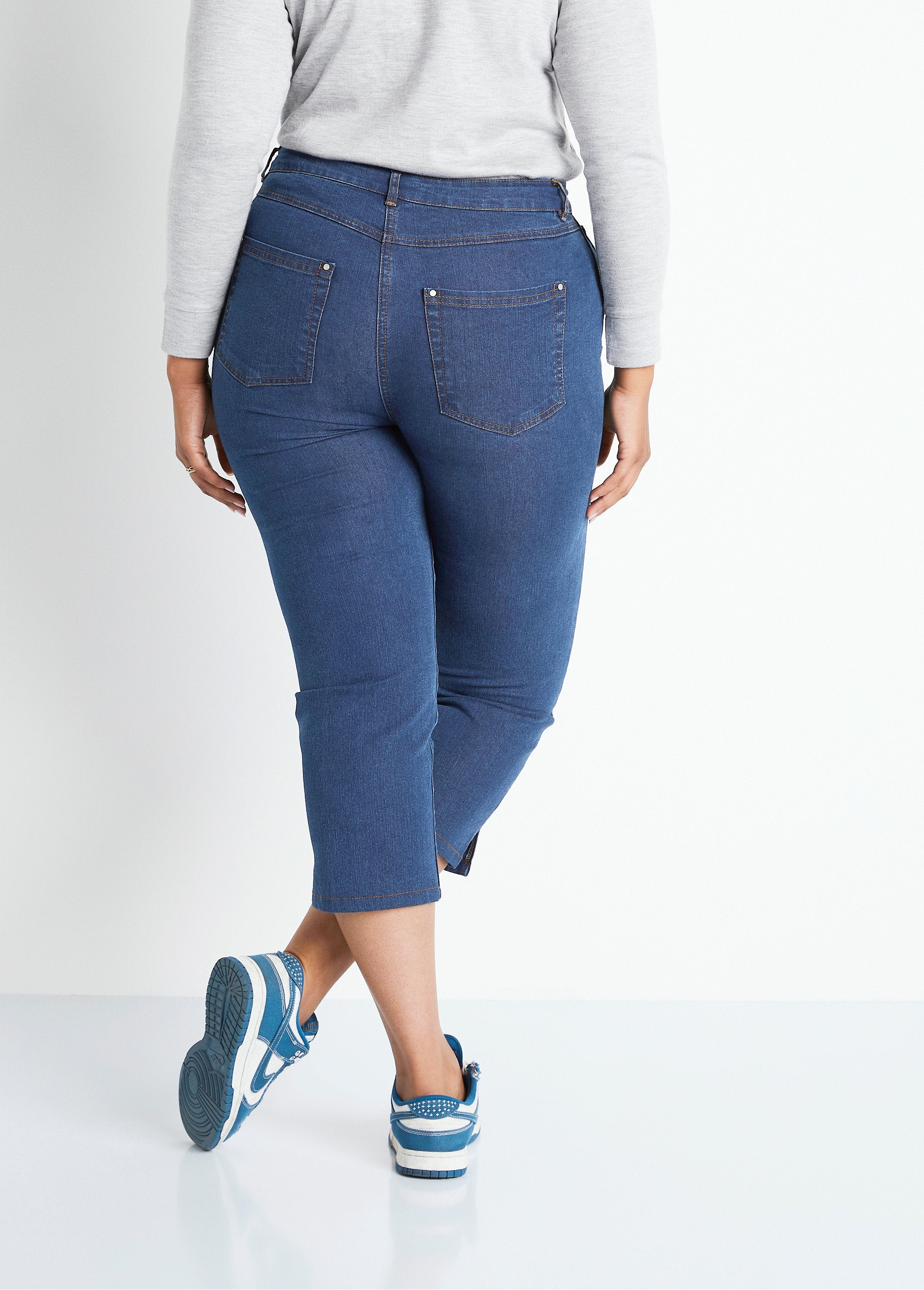 Pantacourt_ceinture_extensible_en_jean_Bleu_DO1_curvy