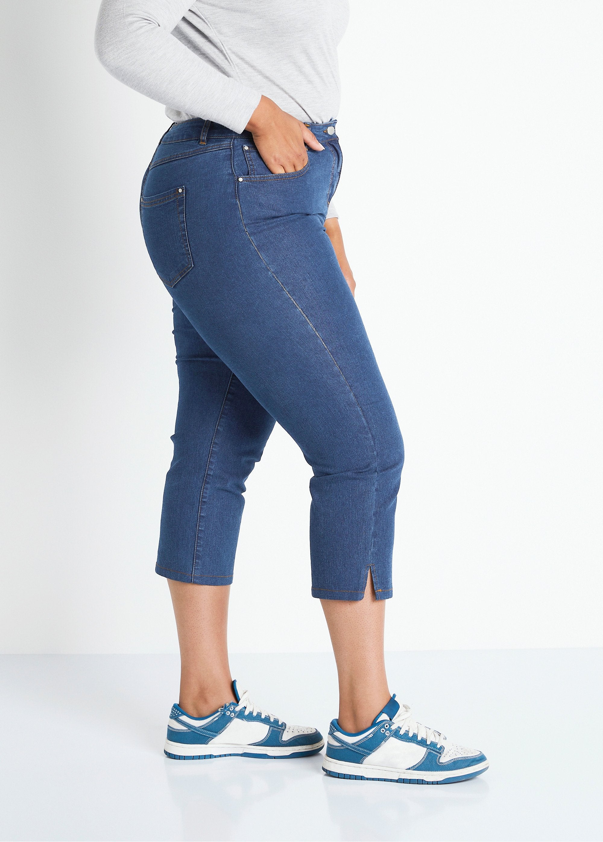 Pantacourt_ceinture_extensible_en_jean_Bleu_DR1_curvy