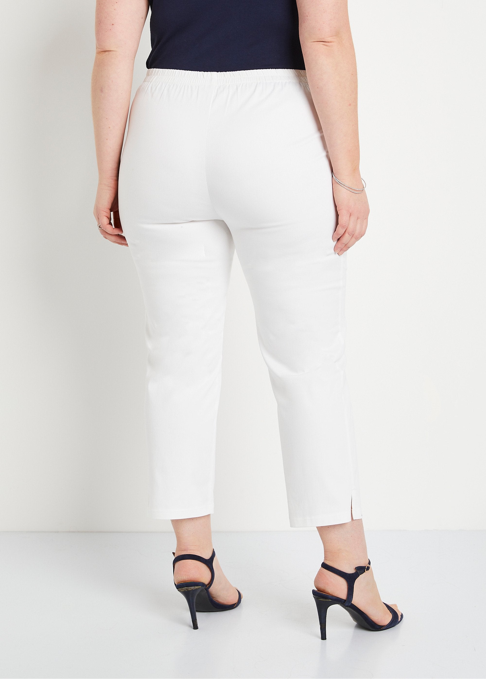 Pantacourt_taille_semi_élastiquée_satin_Blanc_DO1_curvy