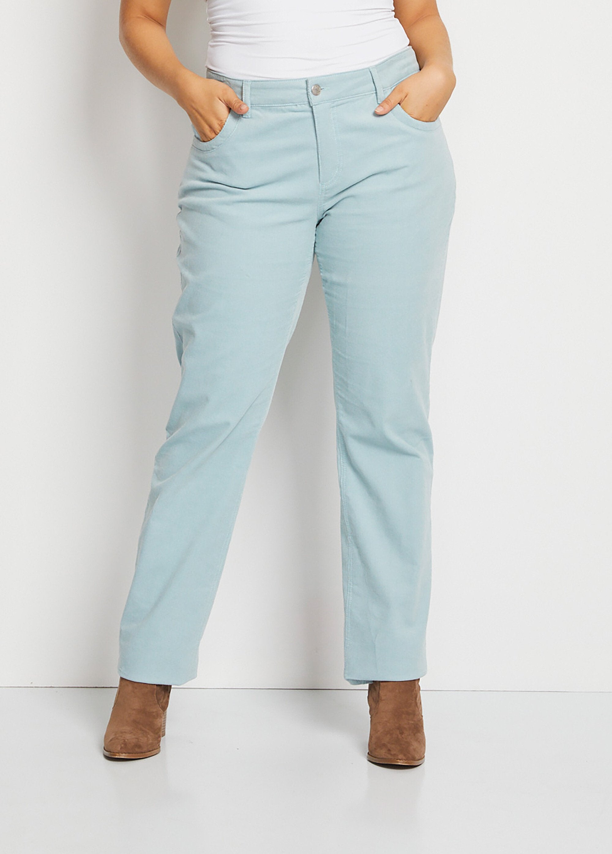 Pantalon_5_poches_velours_milleraies_Vert_d'eau_FA1_curvy