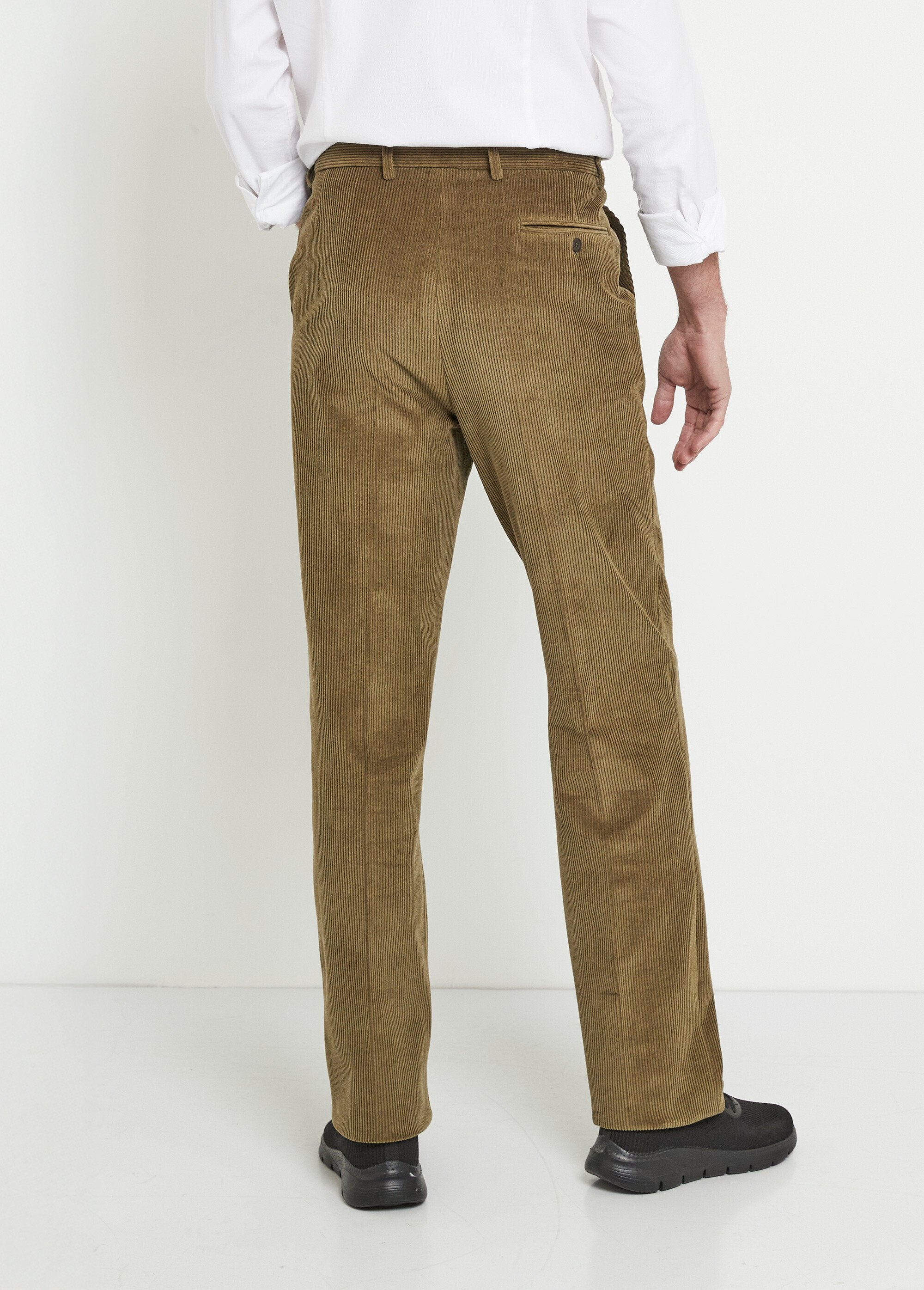 Rechte_broek_met_comfortabele_elastische_tailleband_Velours_bronze_DO1_slim