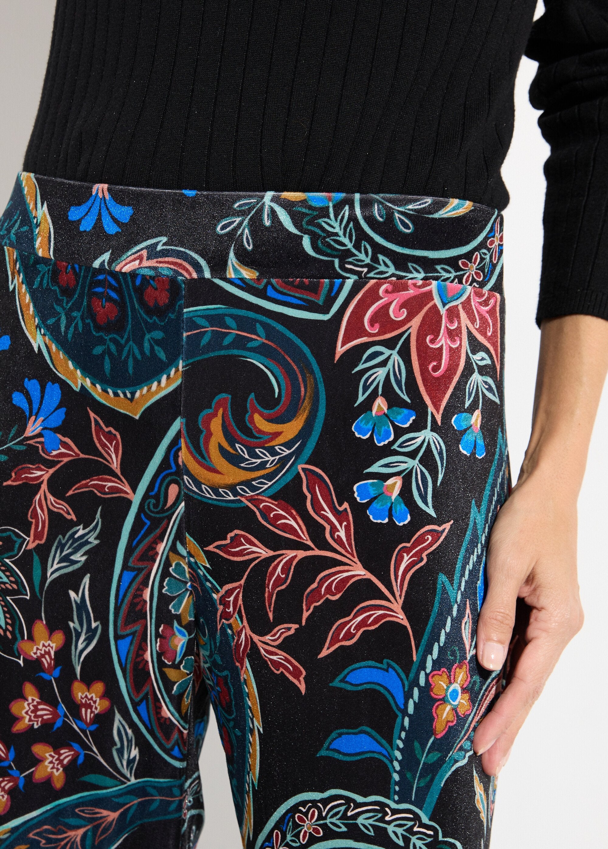Fluwelen_broek_met_paisleyprint_Noir_imprime_DE1_slim