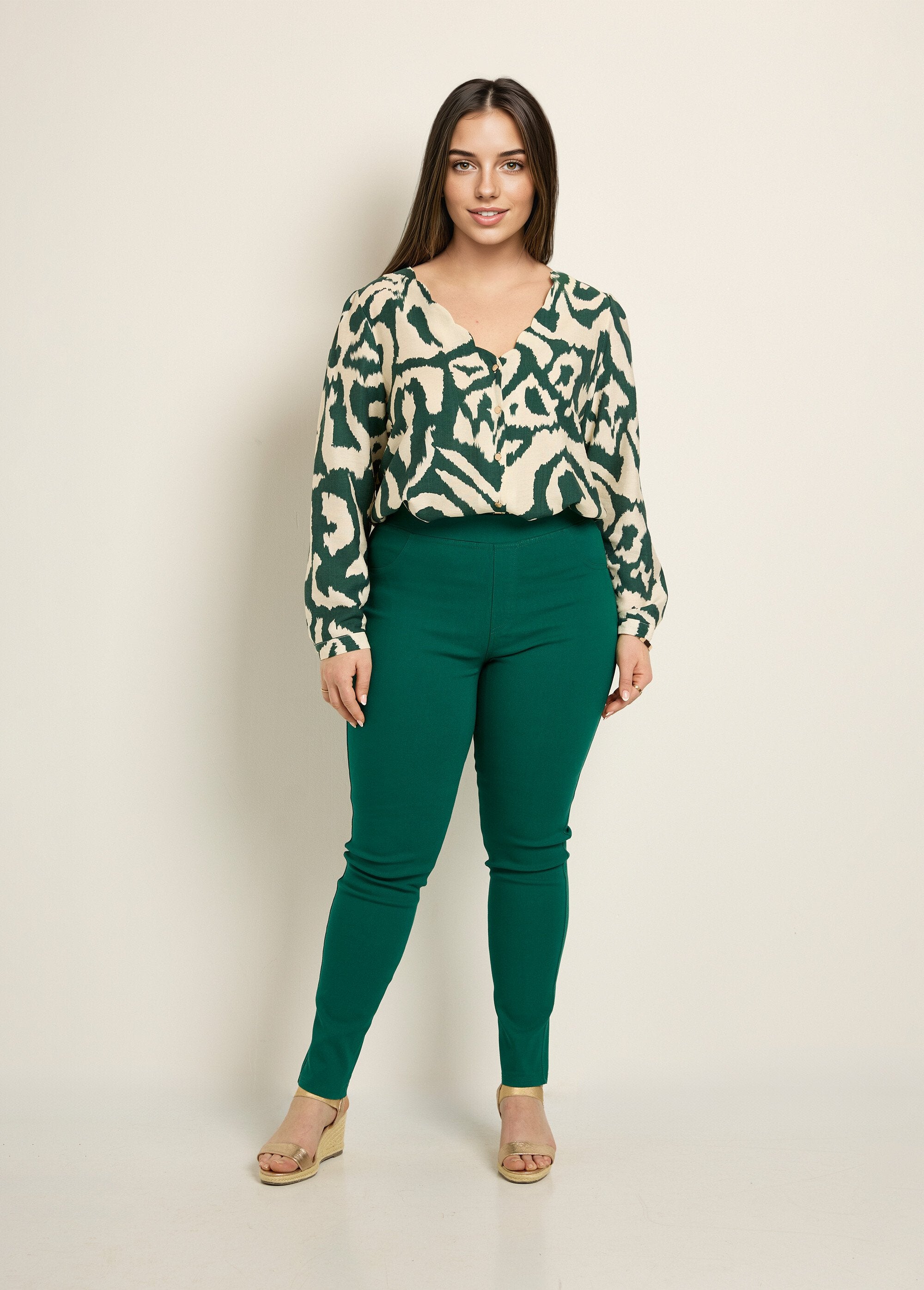 Stretch_broek_met_elastische_tailleband_Vert_SF1_curvy