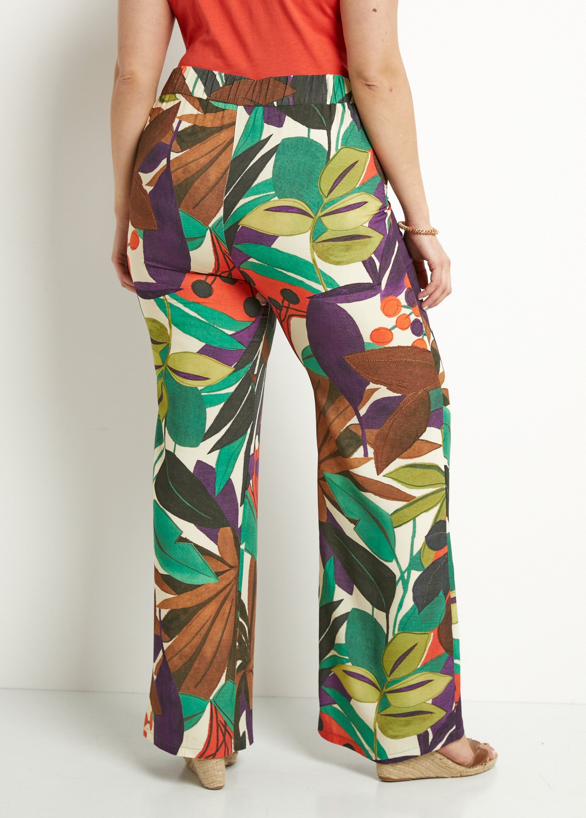 Broek_met_wijde_pijpen_en_bedrukte_elastische_tailleband_Multicolore_DO1_curvy