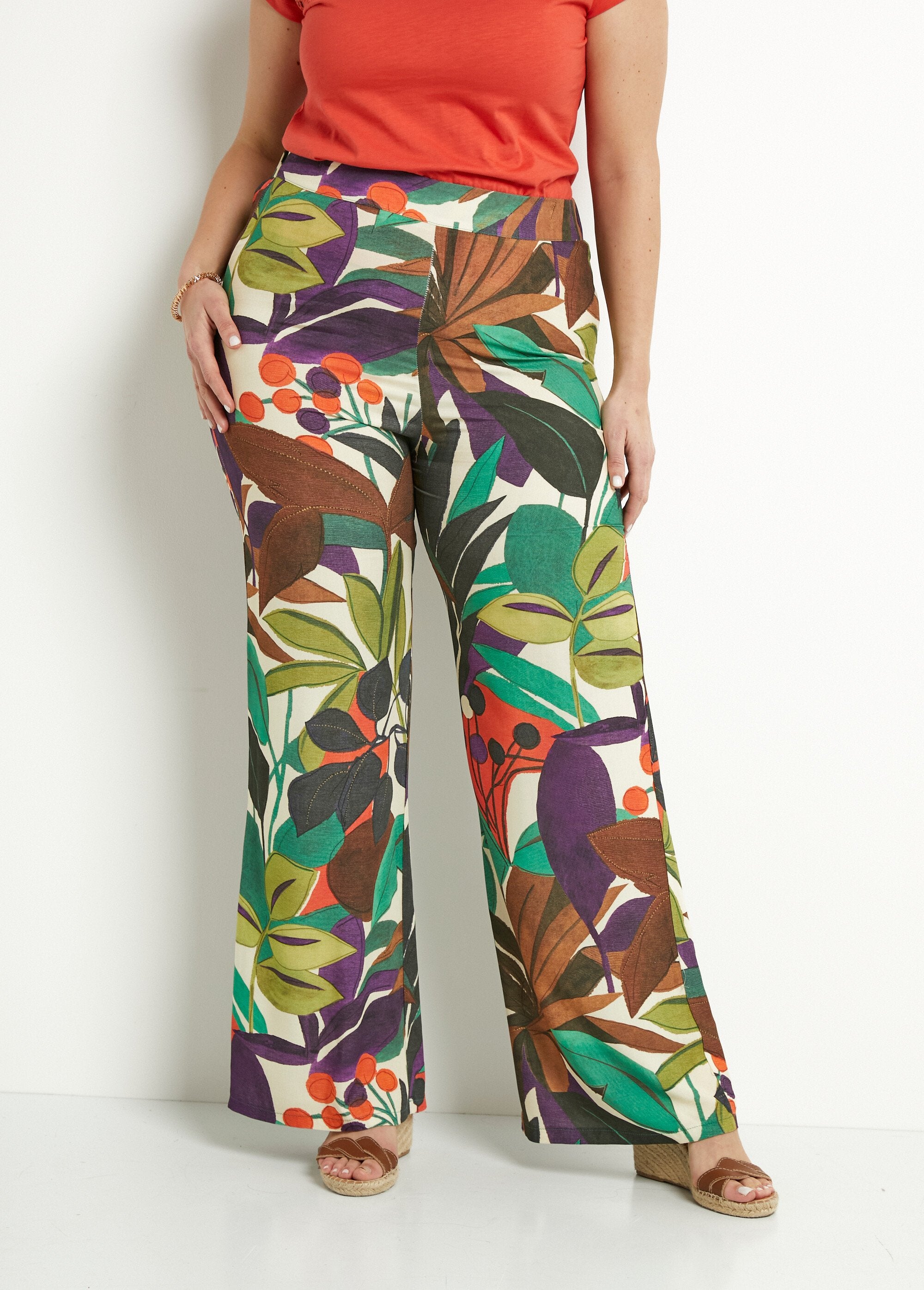 Broek_met_wijde_pijpen_en_bedrukte_elastische_tailleband_Multicolore_FA1_curvy
