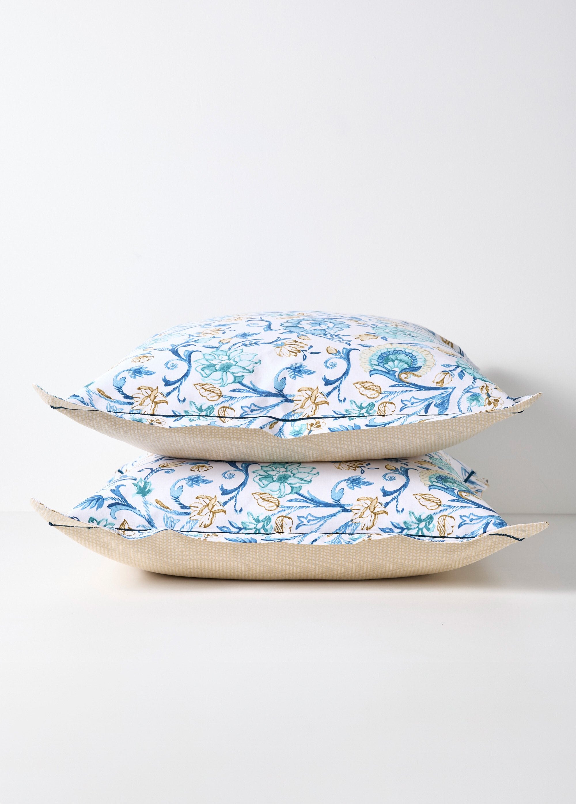 Parure_de_lit_4_pièces_avec_drap_plat,_camélias_Bleu_DE1_slim