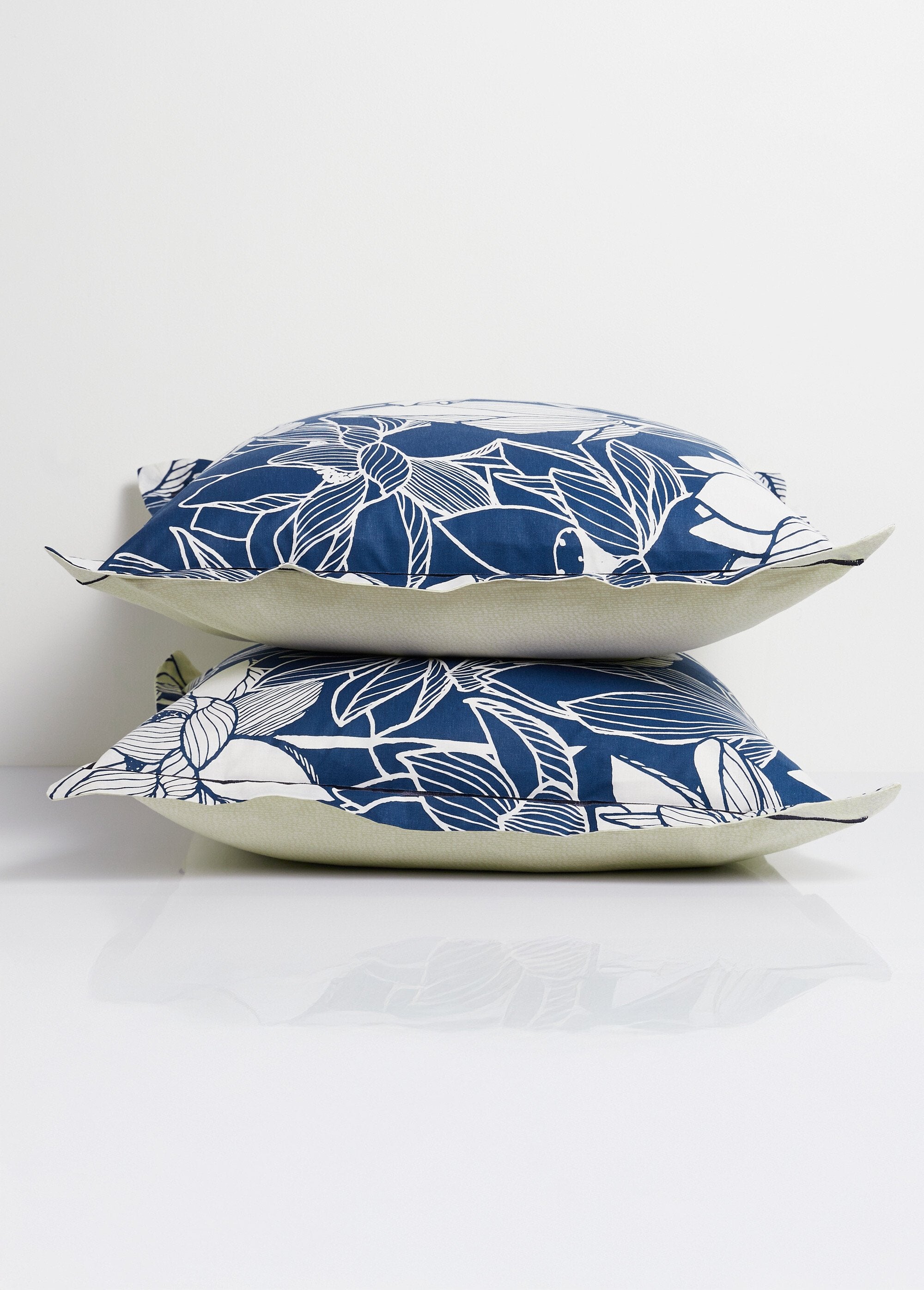 Parure_housse_de_couette_coton,_lotus_Bleu_DE2_slim