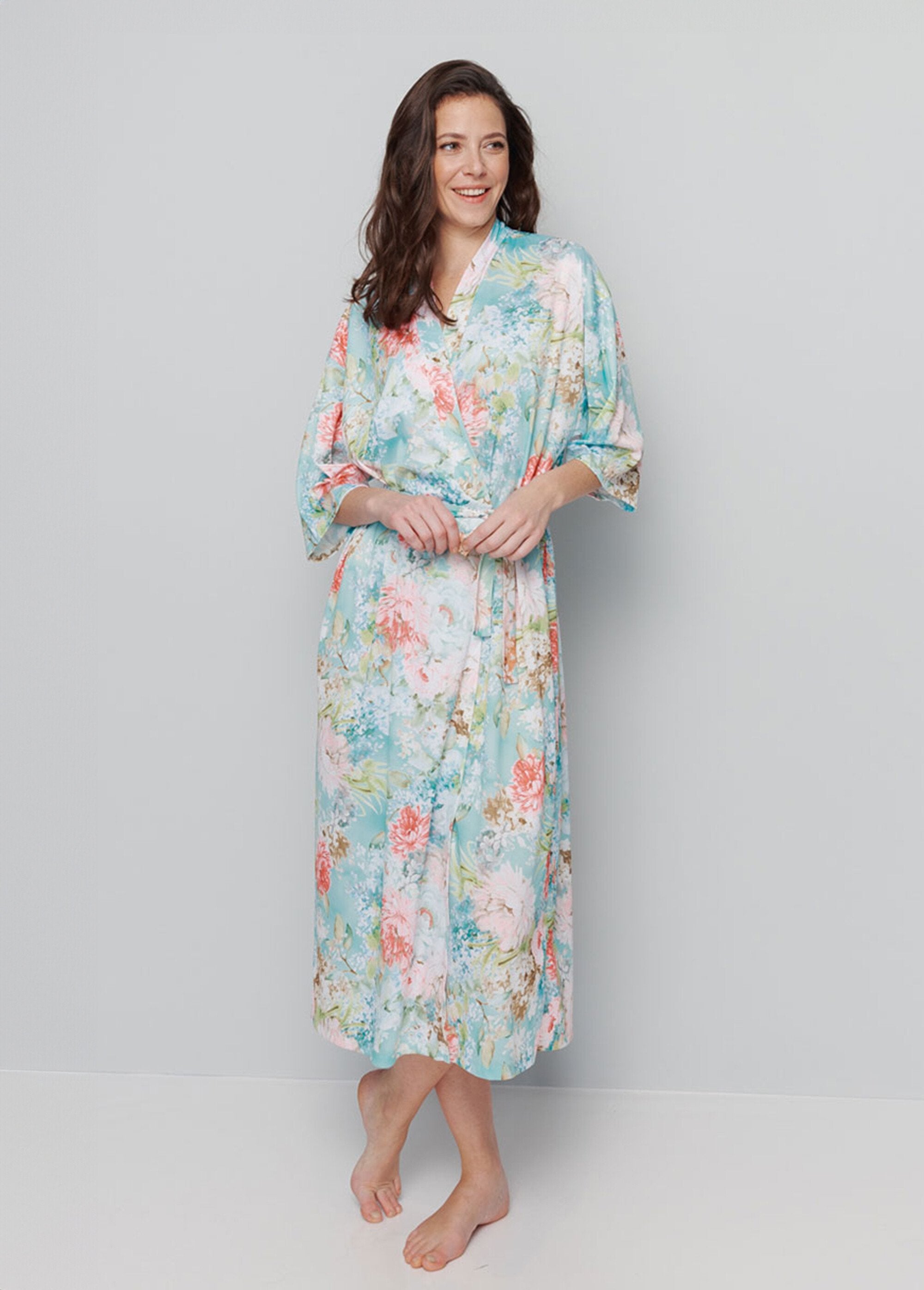 Satijnen_gebloemde_kimono_badjas_Munt_achtergrond_FA1_slim