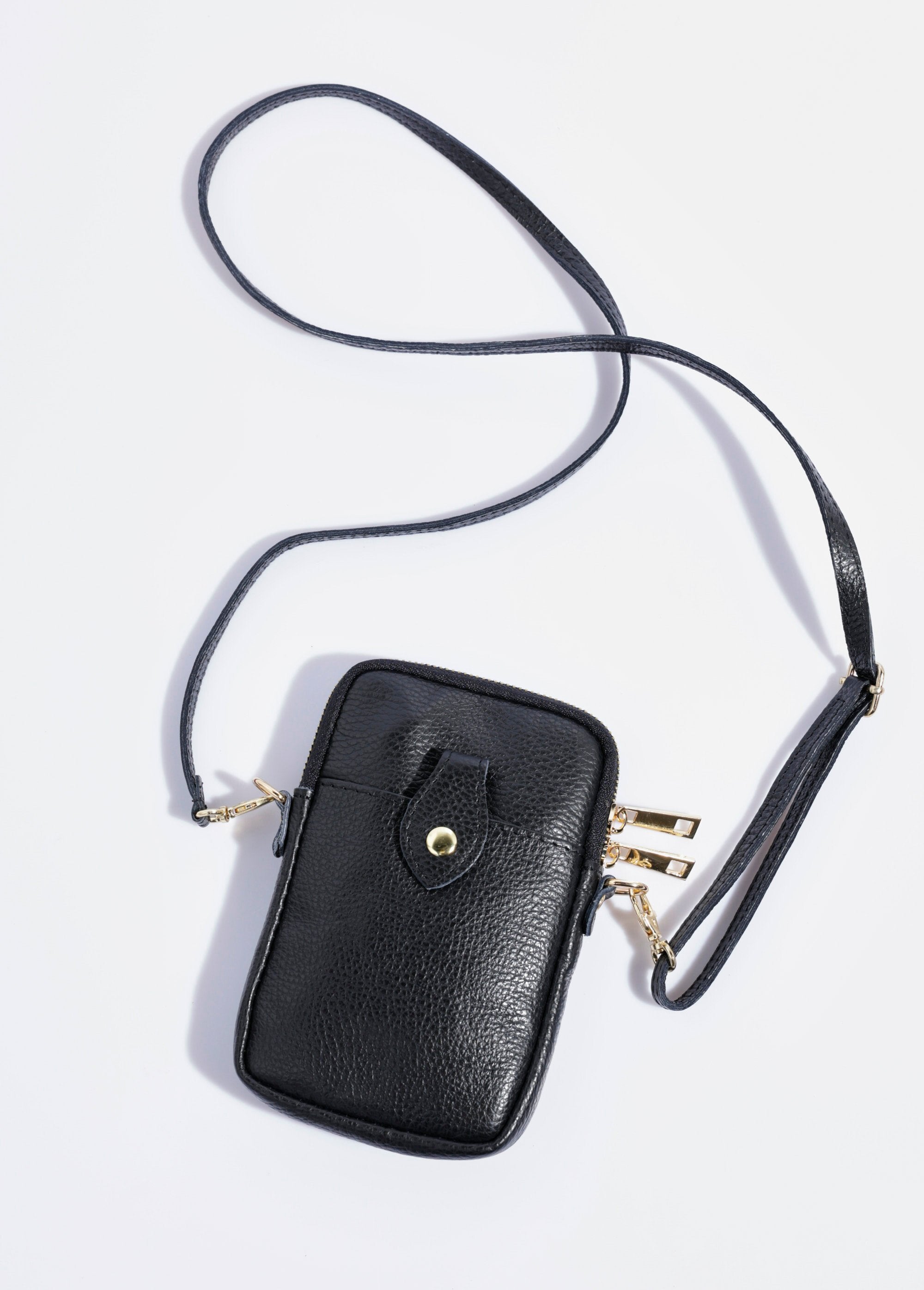 Pochette_téléphone_zippée_en_cuir_Noir_FA1_slim