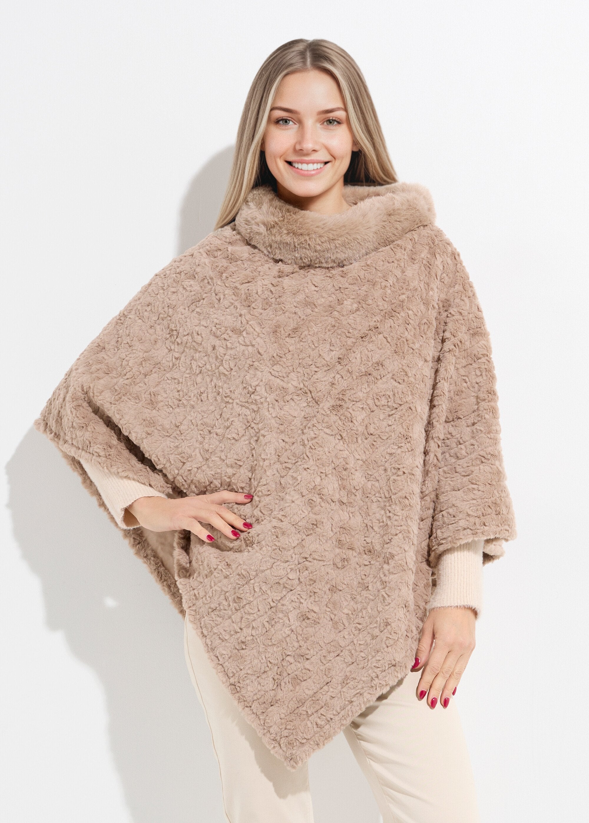 Fleece_poncho_in_sherpa-stijl_met_opstaande_kraag_Taupe_FA1_slim