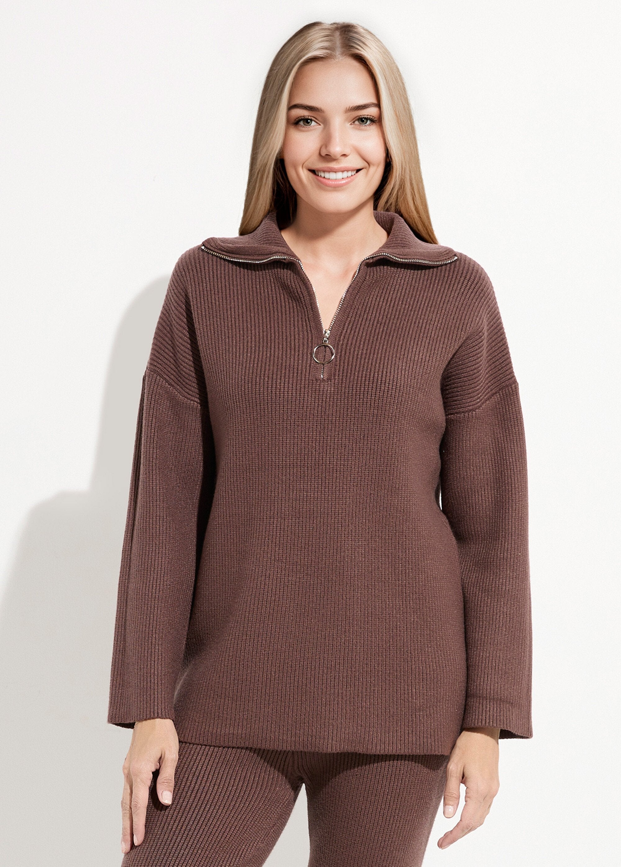 Comfortabele_mollig_gebreide_trucker-trui_Chocolat_FA1_slim