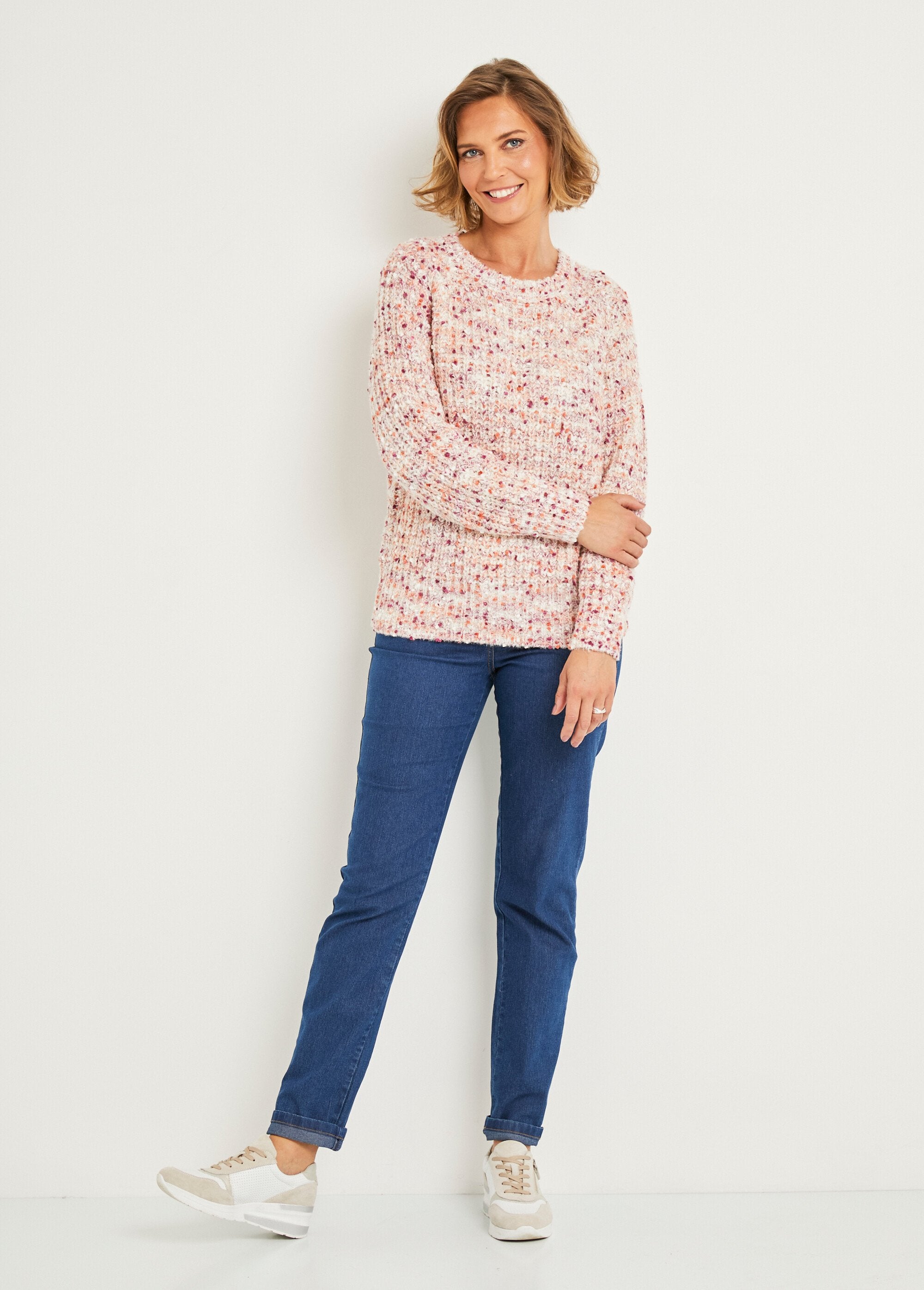 Warme_trui_met_ronde_hals_van_gebreide_kralen_Beige_SF1_slim