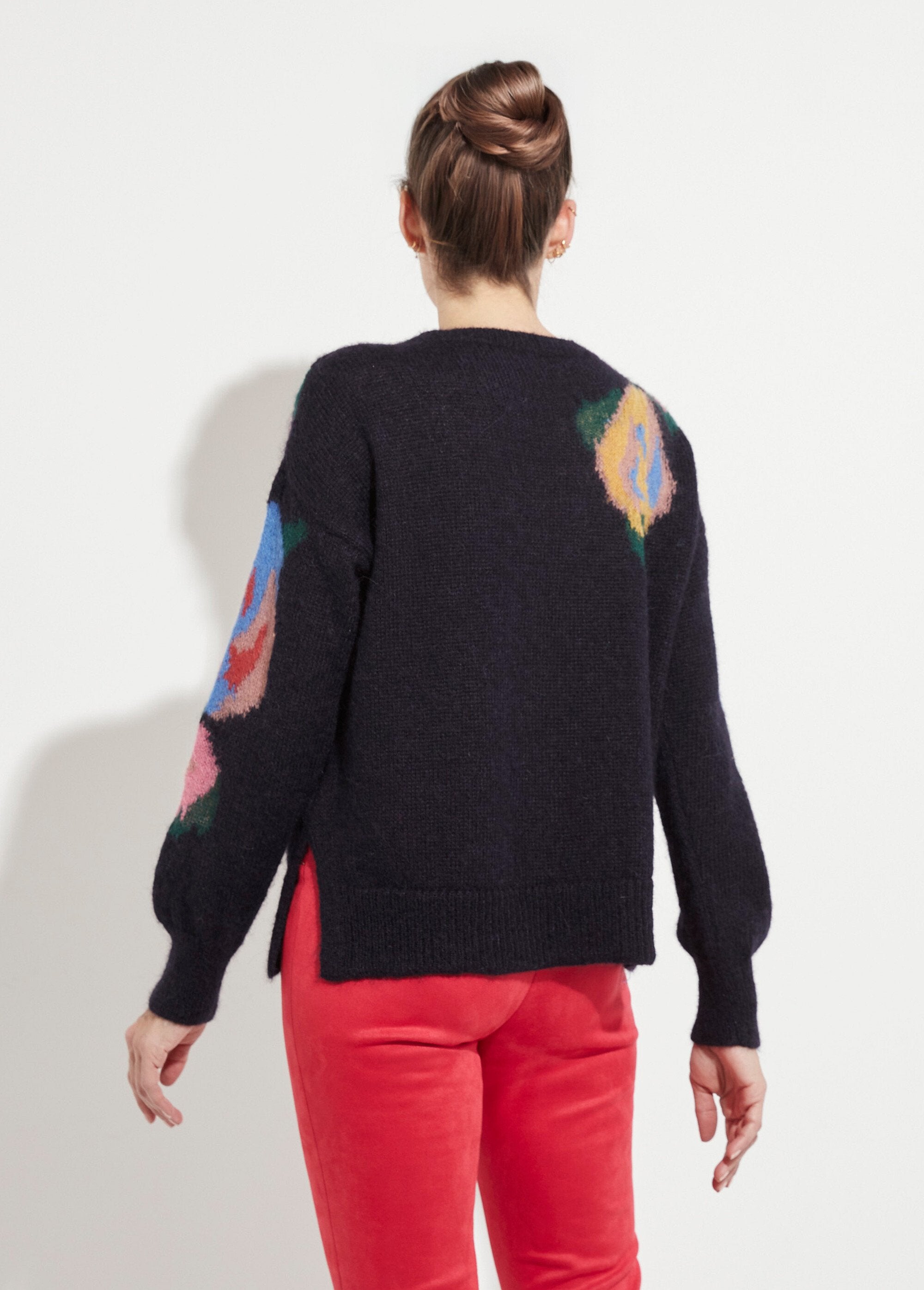 Pull_col_rond_avec_mohair_jacquard_fleuri_Marine_et_tomette_DO1_slim