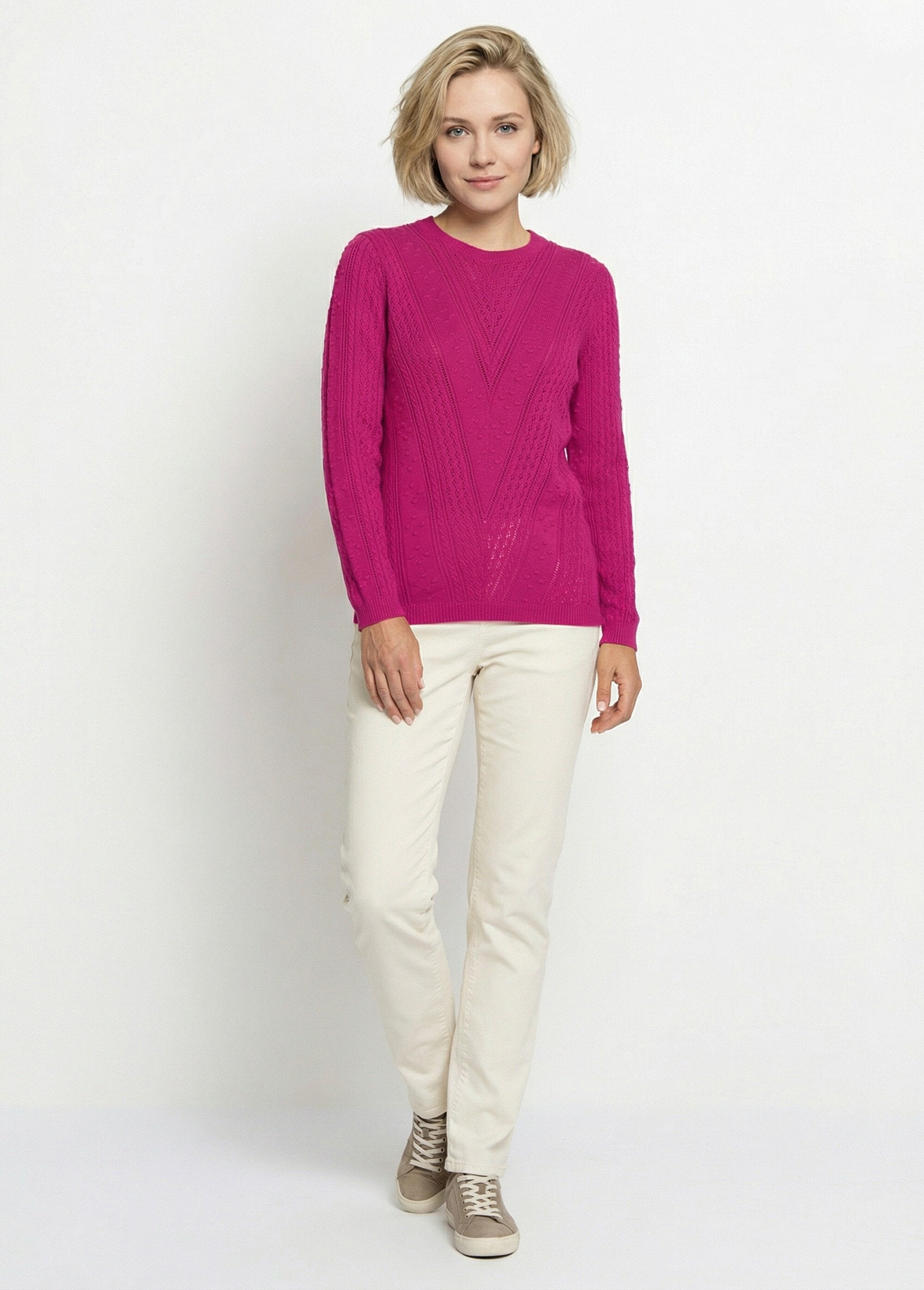 Opengewerkte_trui_met_ronde_hals_en_bolletjes_Fuchsia_SF1_slim