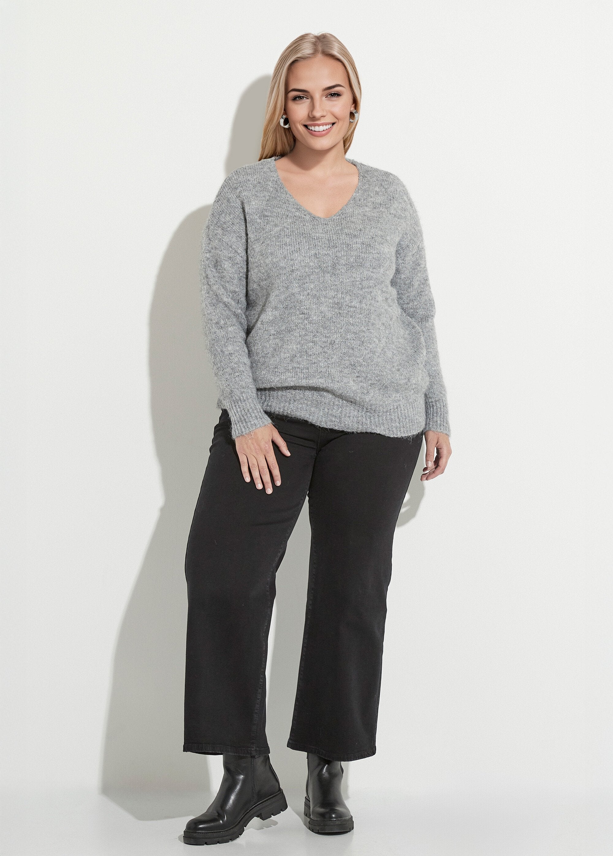 Pull_col_V_fin_et_chaud_avec_laine_Gris_SF1_curvy