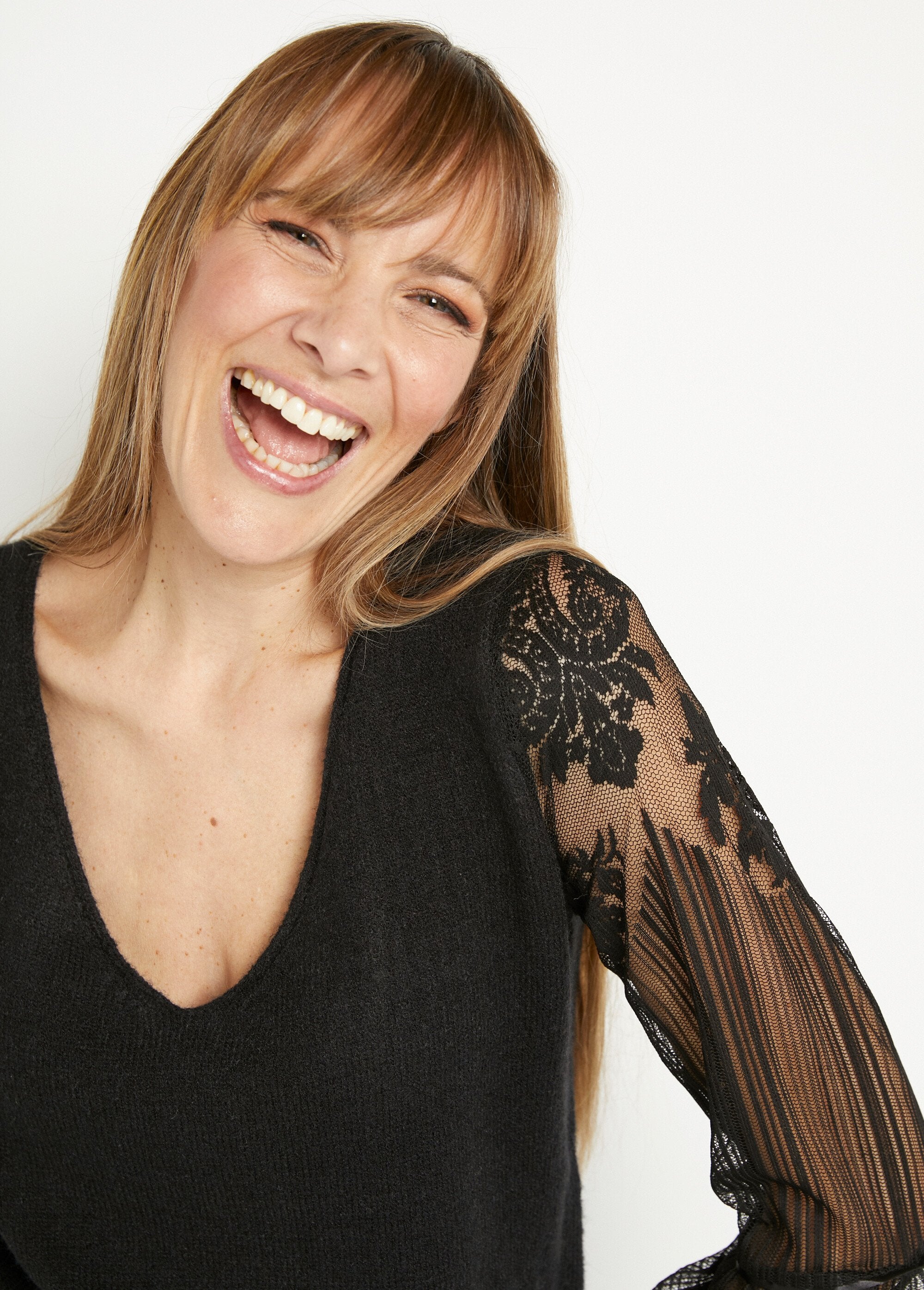 Pull_col_V_manches_résille_et_dentelle_Noir_DE1_slim