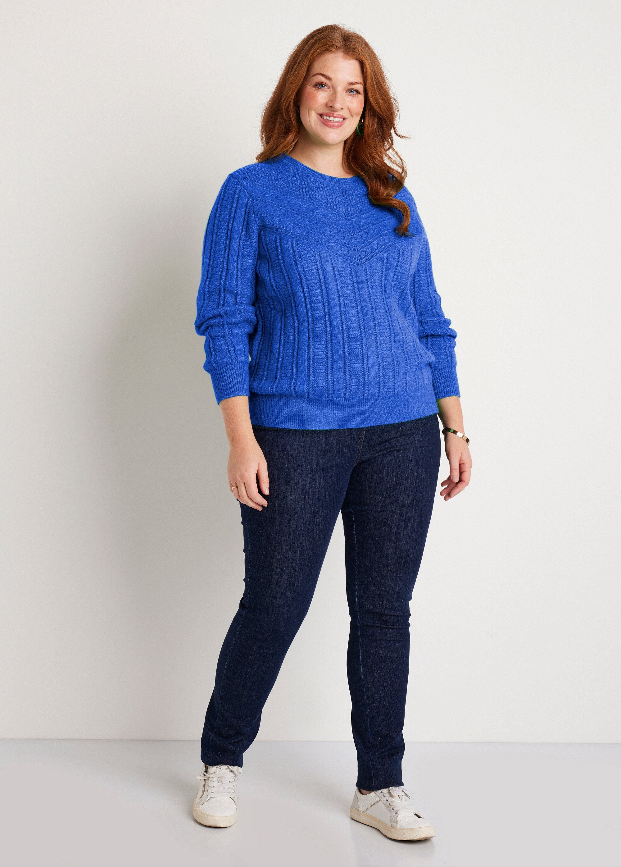 Pull_doux_ajouré_boules_col_rond_Bleu_SF1_curvy