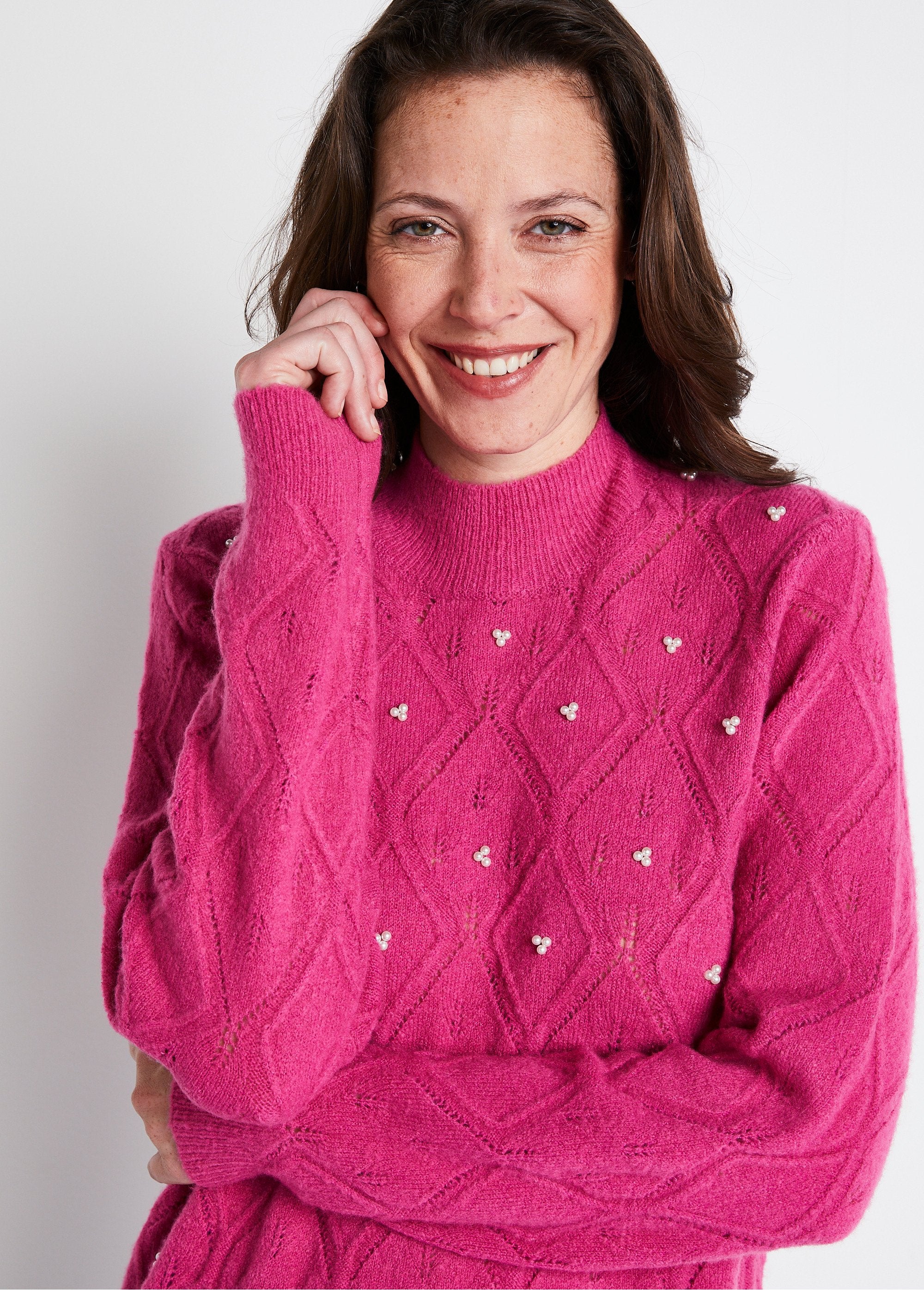 Pull_doux_ajouré_perlé_col_montant_Rose_DE1_slim