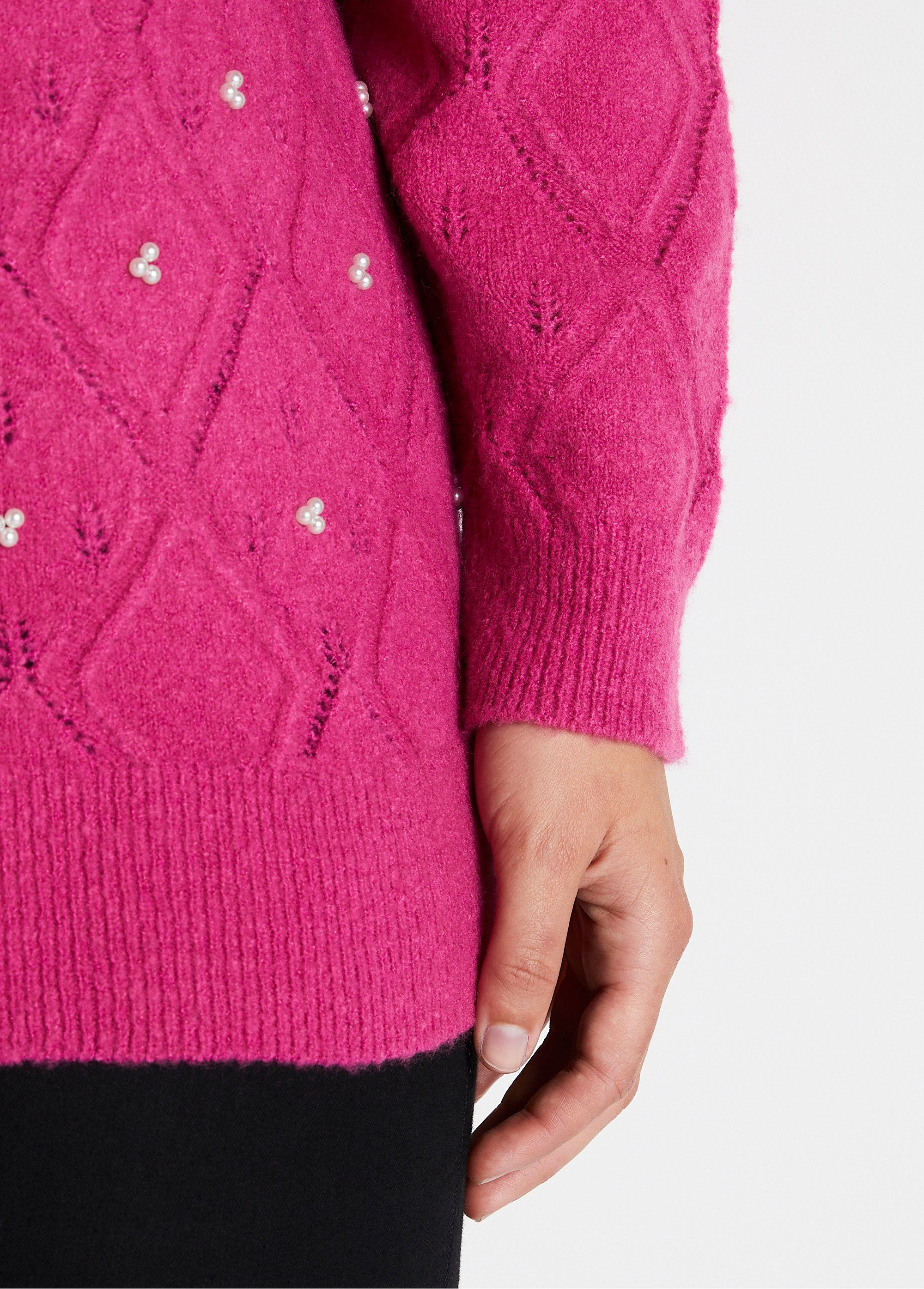 Pull_doux_ajouré_perlé_col_montant_Rose_DE2_curvy