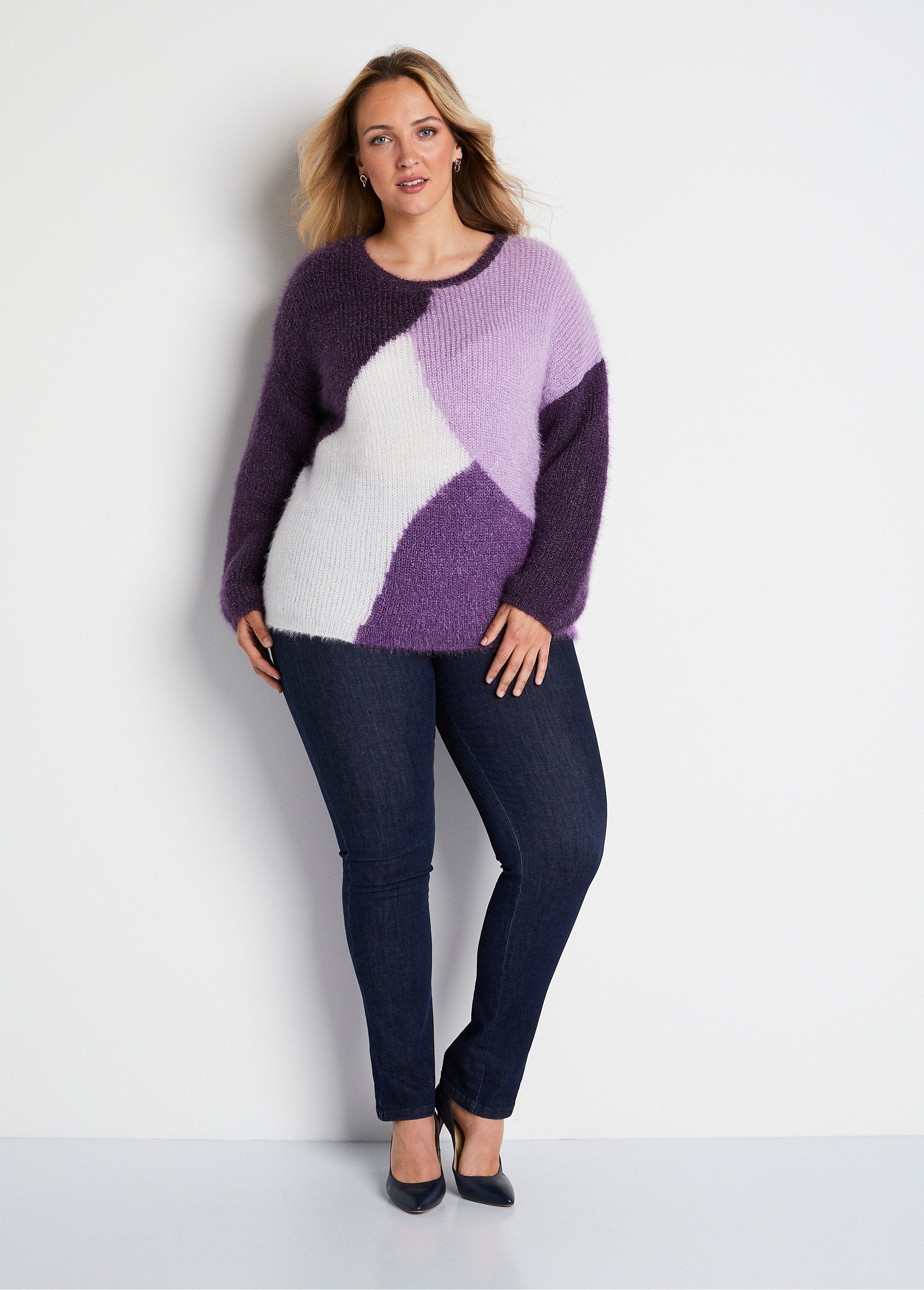 Pull_doux_colorblock_maille_poilue_Cassis_et_ecru_SF1_curvy