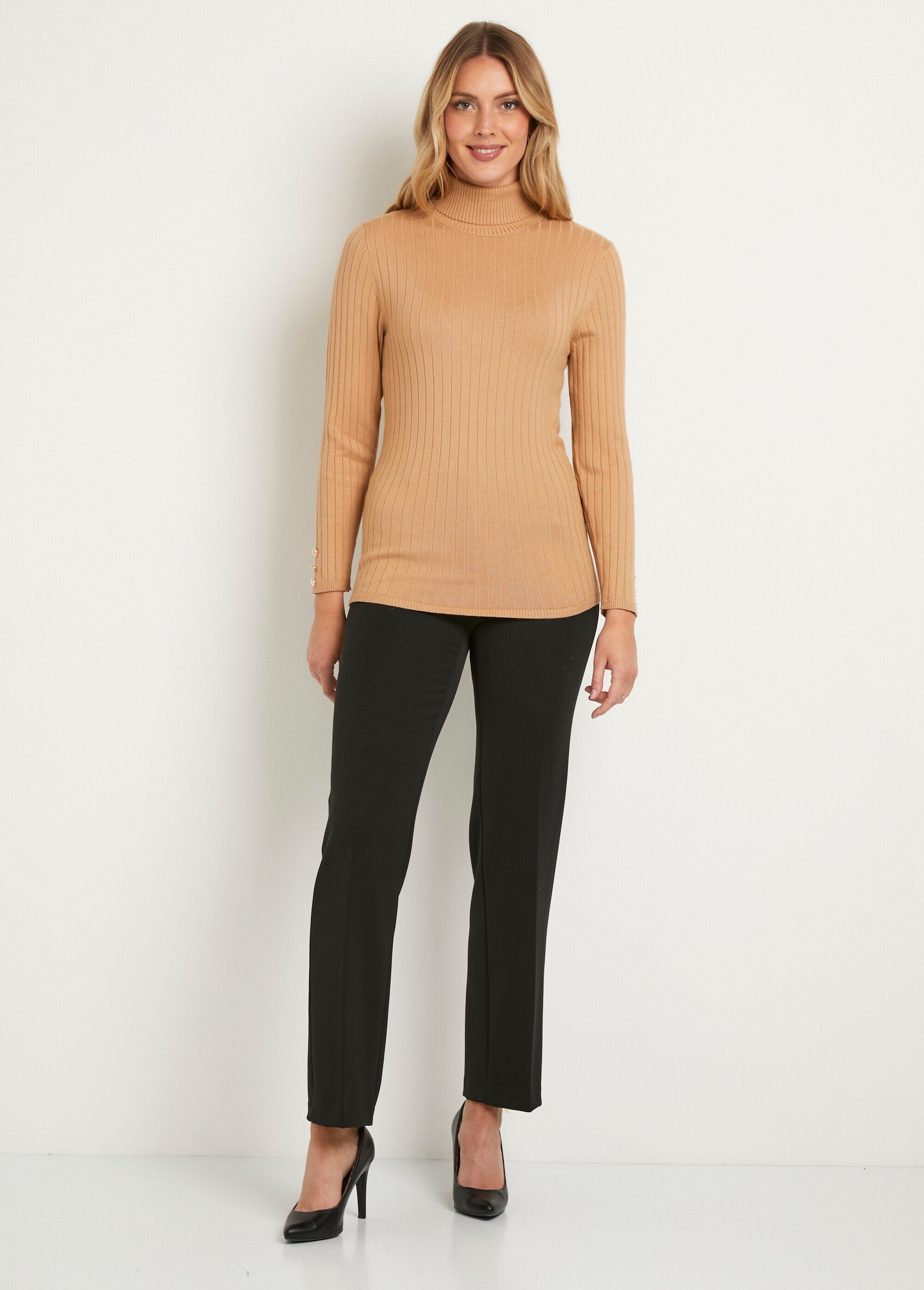 Pull_doux_côtelé_court_col_roulé_côtes_plates_Camel_SF1_slim