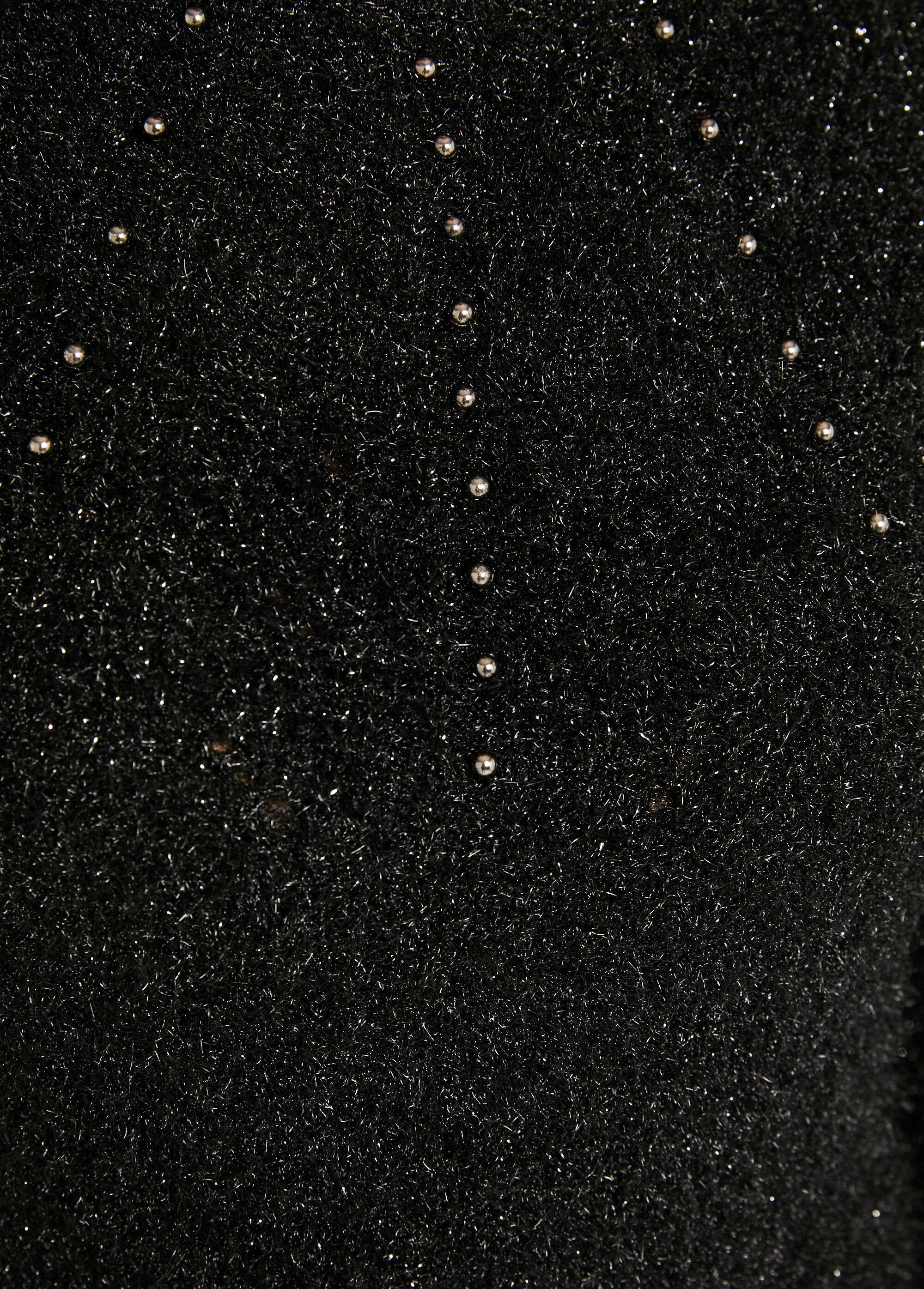 Zachte_bonttrui_met_opengewerkte_kralen_ronde_hals_Noir_DE3_slim