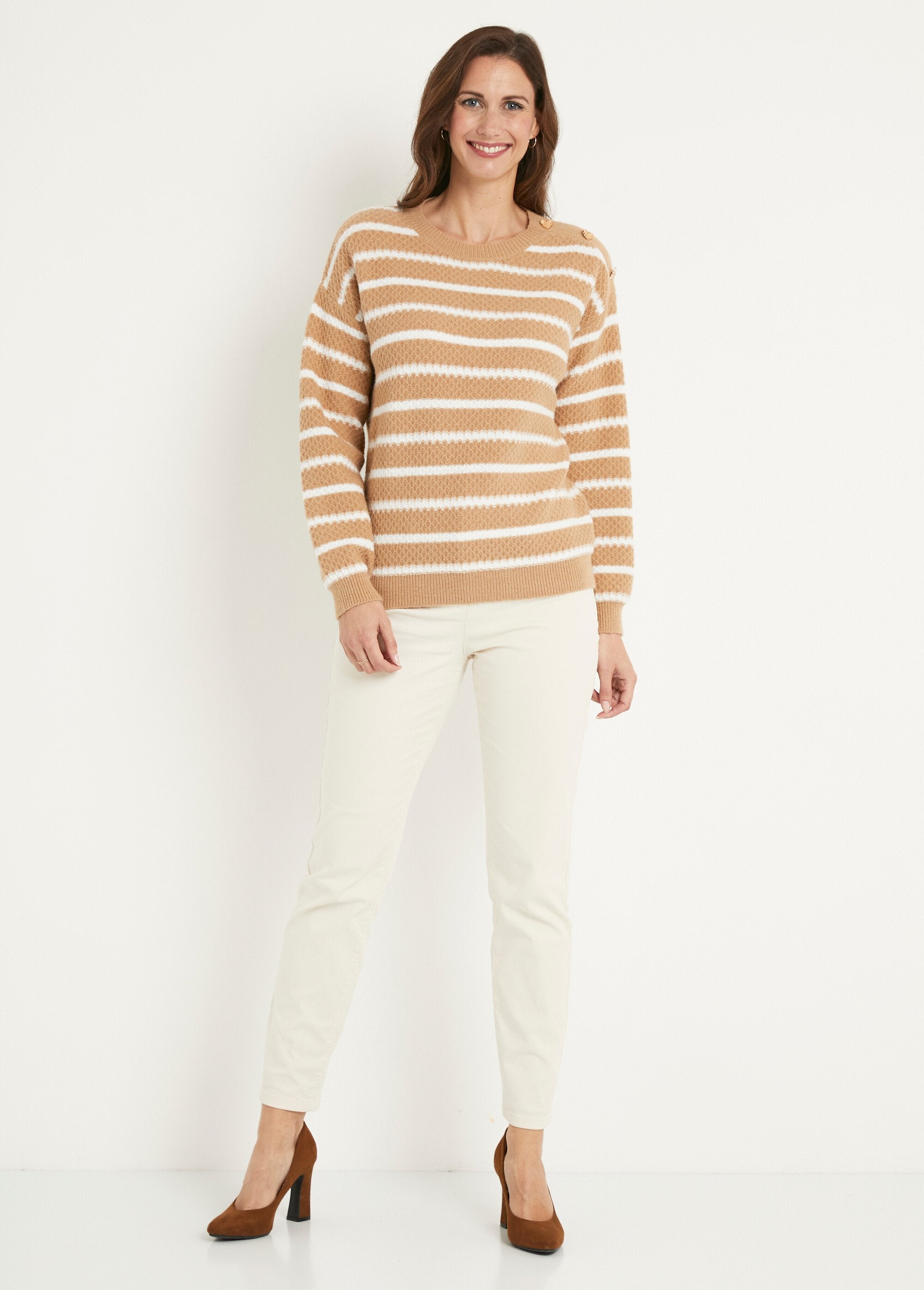 Pull_doux_rayé_col_rond_maille_fantaisie_Camel_et_ecru_SF1_slim