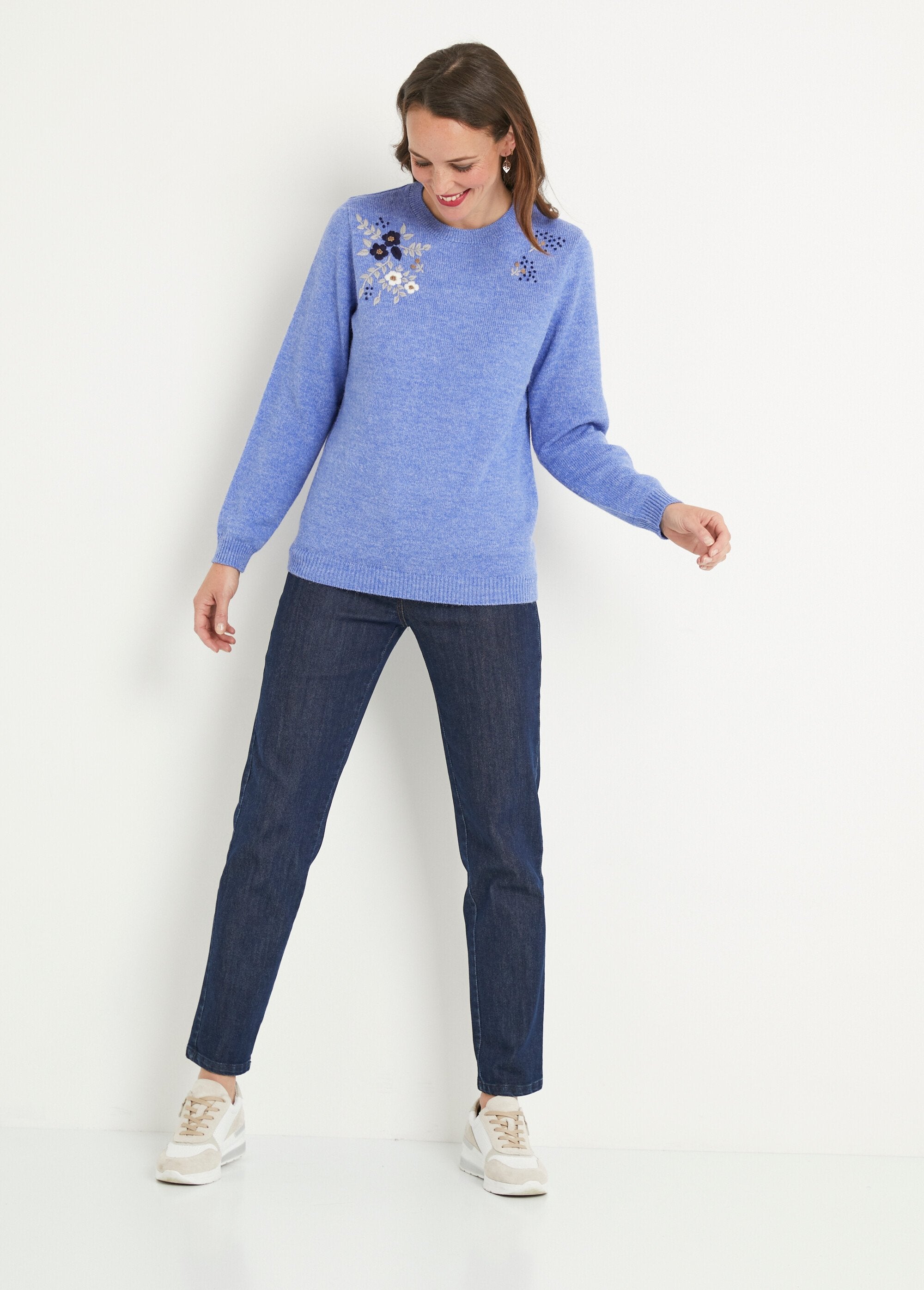 Pull_doux_uni_brodé_col_rond_manches_longues_Bleu_SF1_slim