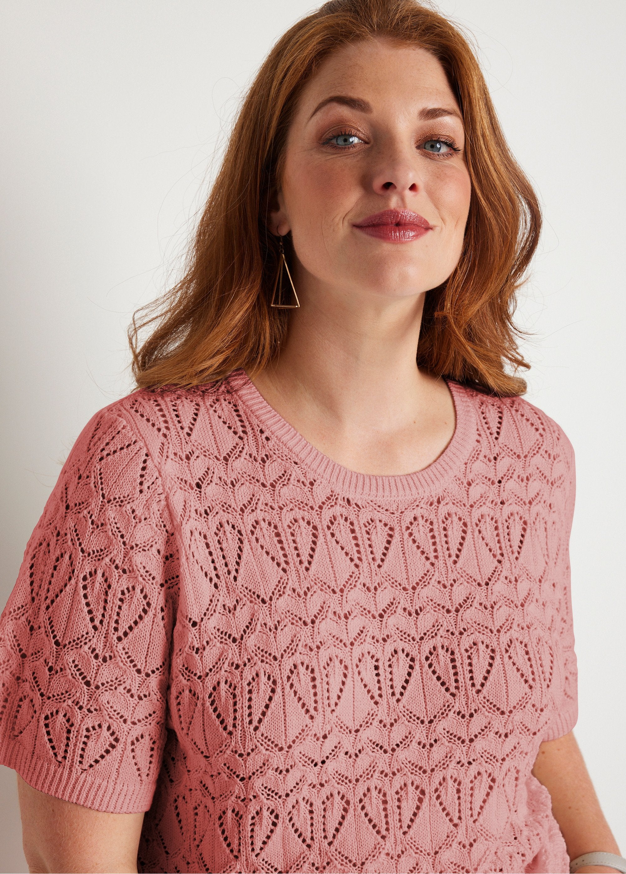 Pull_fin_ajouré_coton_manches_courtes_Rose_poudre_DE1_curvy