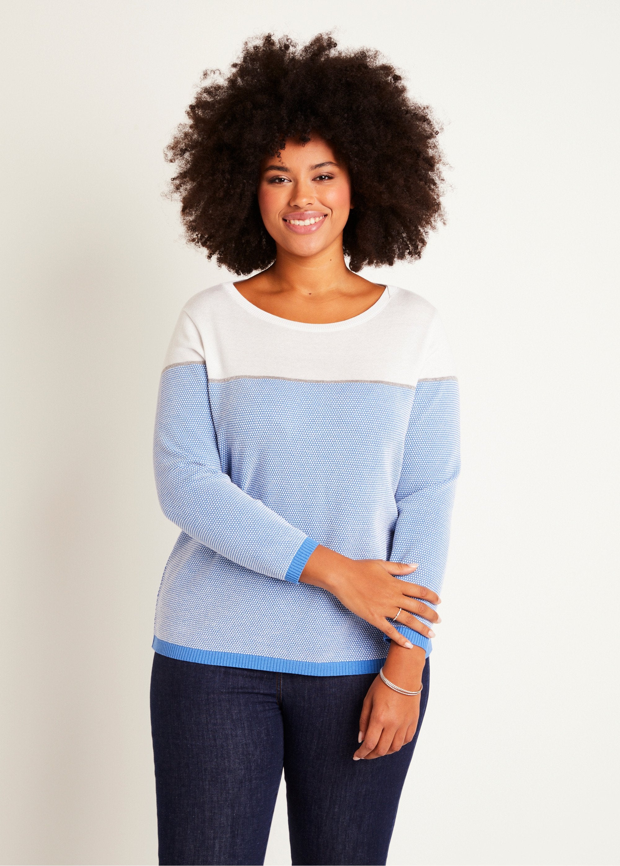 Pull_fin_col_rond_manches_longues_Blanc_et_bleu_FA1_curvy