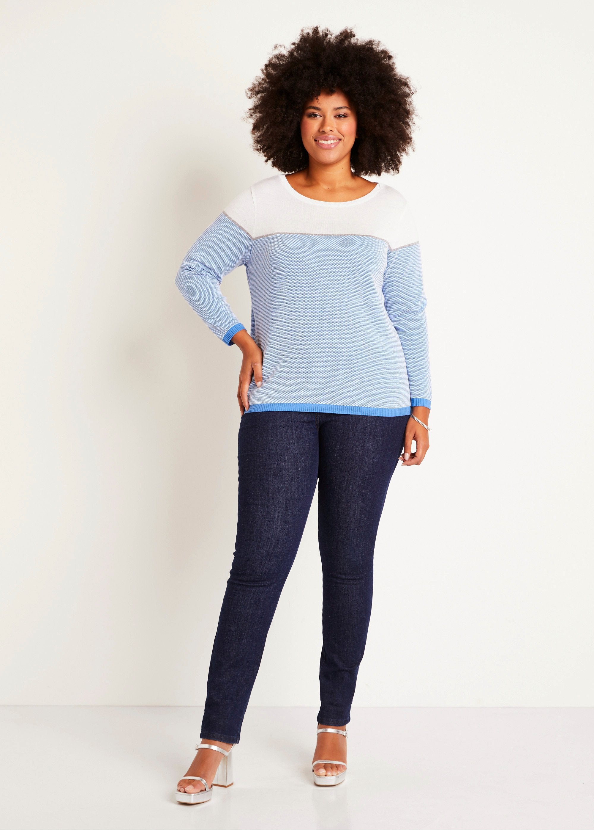 Pull_fin_col_rond_manches_longues_Blanc_et_bleu_SF1_curvy