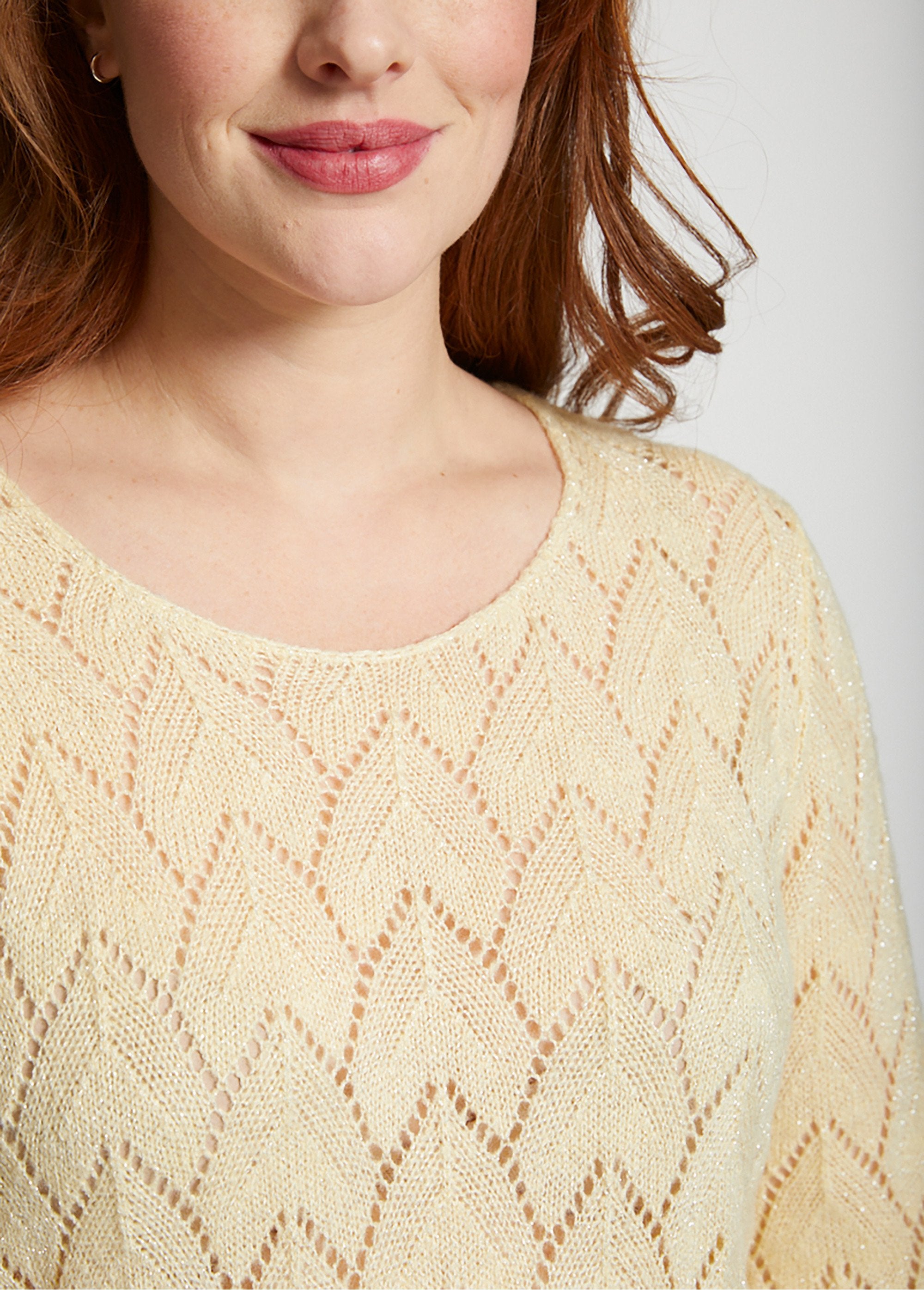 Pull_maille_ajourée_avec_fibres_recyclées_Vanille_DE2_curvy