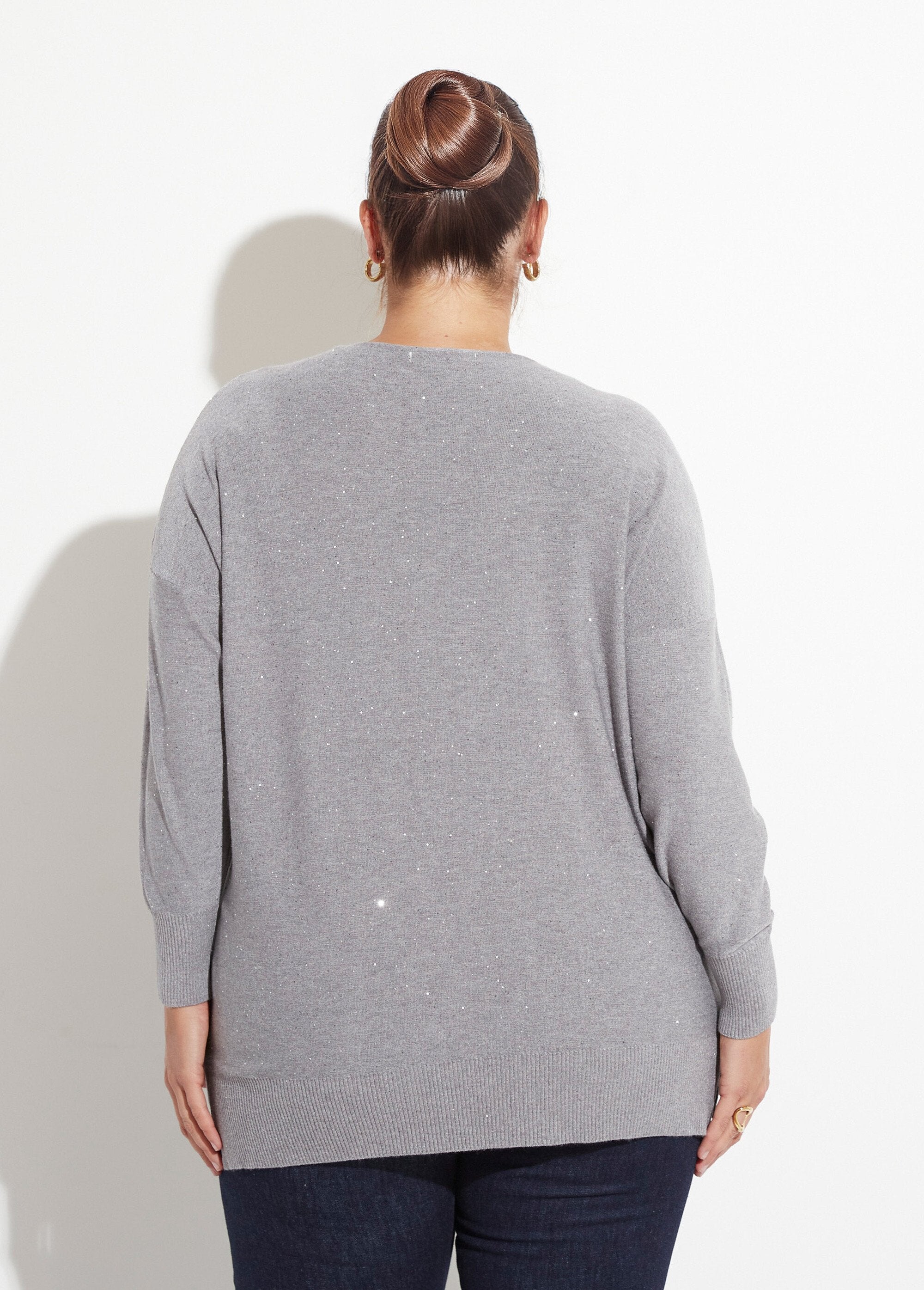 Trui_van_fijn_breisel_met_mini-pailletten_Gris_DO1_curvy