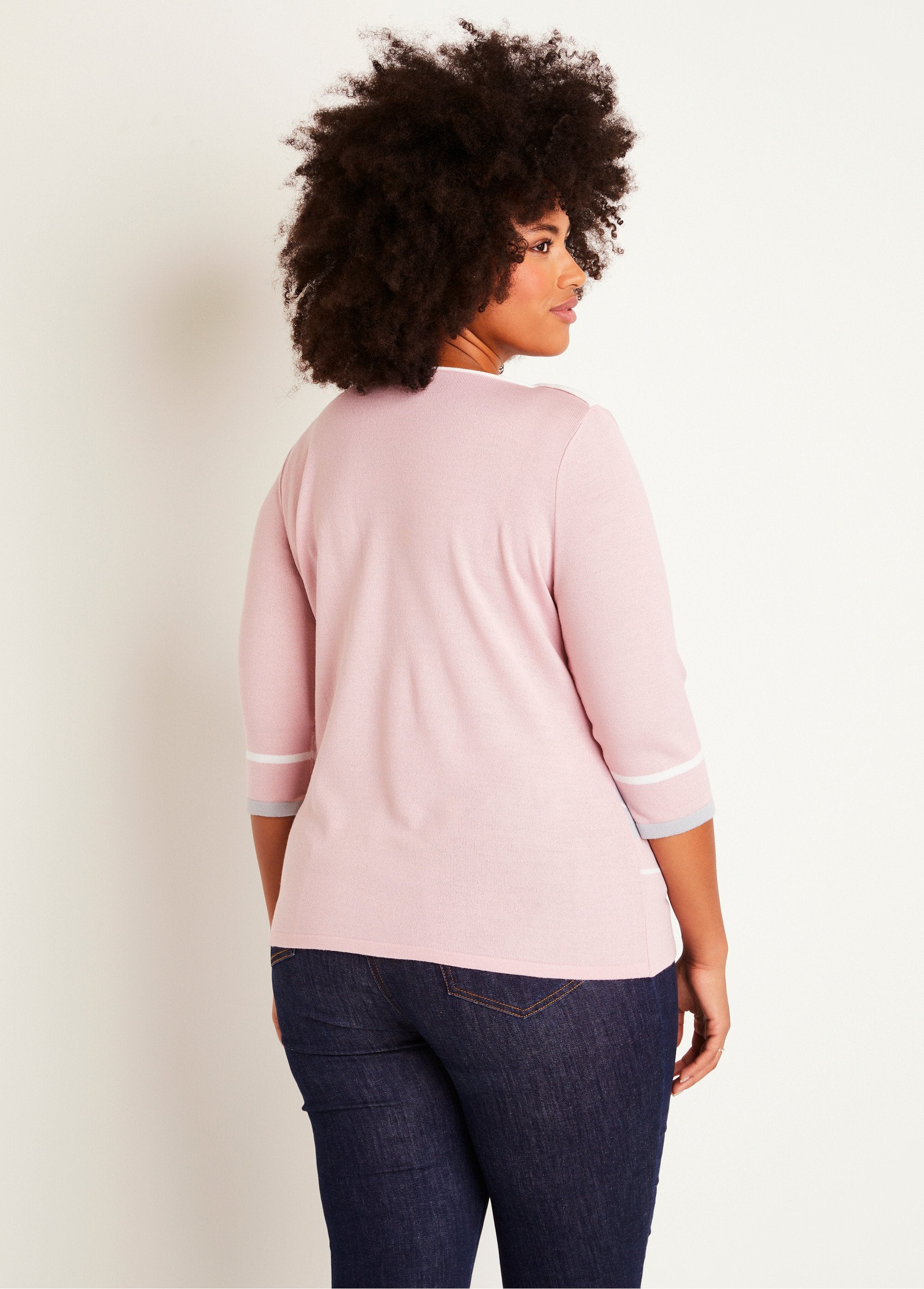 Pull_manches_3/4_col_bateau_jacquard_rayé_devant_Rose_et_gris_DO1_curvy