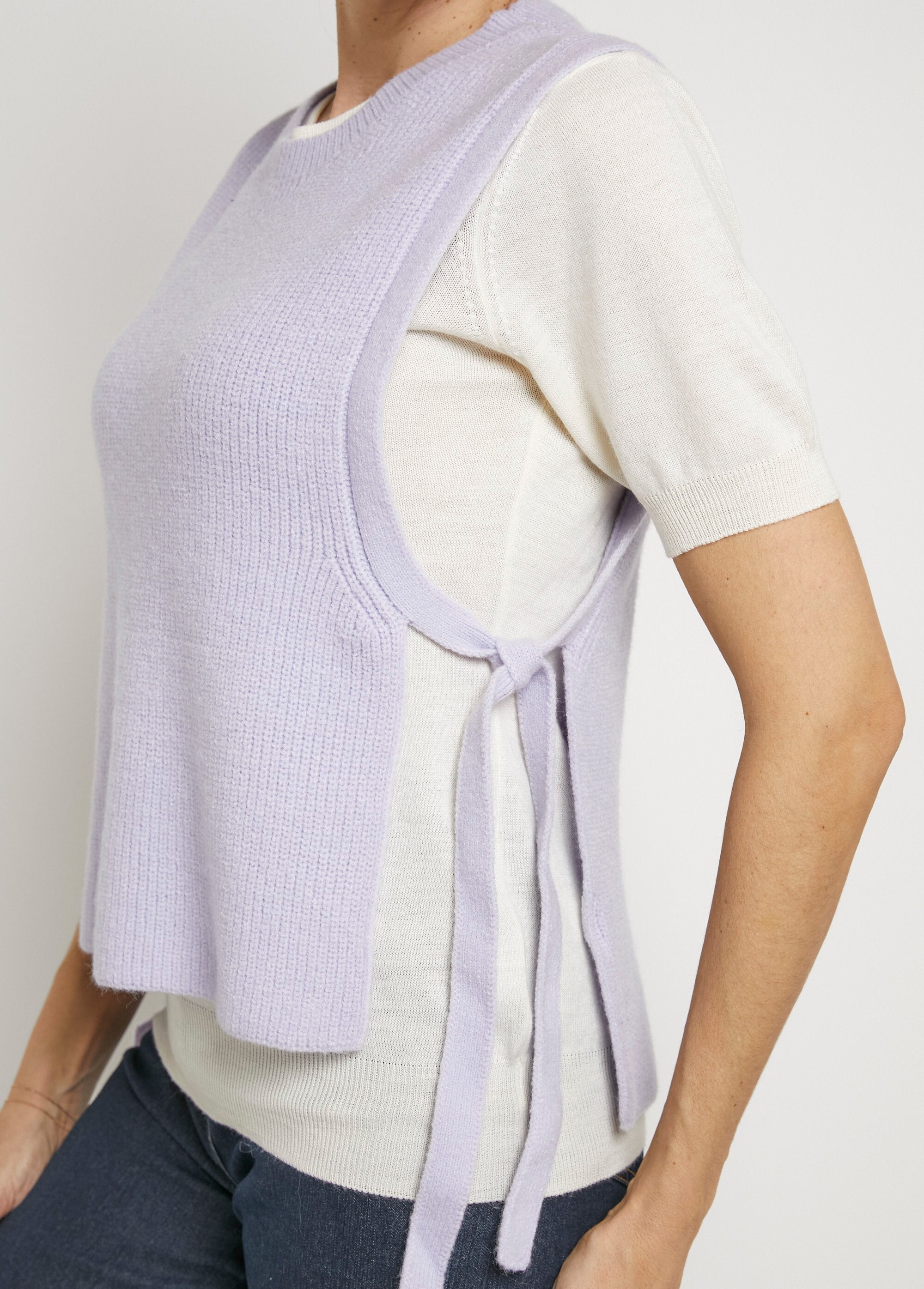 Pull_sans_manches_avec_lien_à_nouer_côtés_Violet_clair_DE2_slim