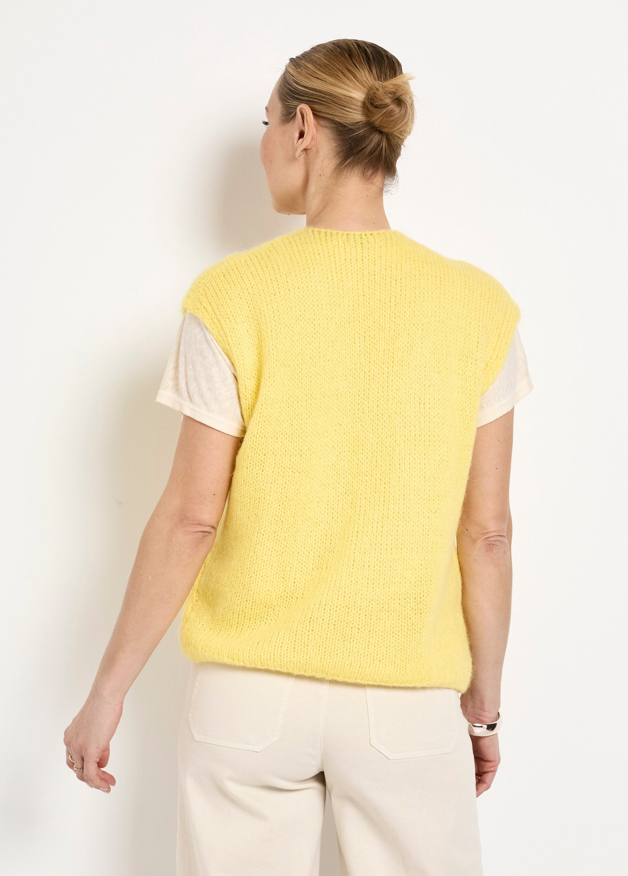 Warm_mohair_wool_sleeveless_sweater_edge_to_edge_YELLOW_DO1_slim