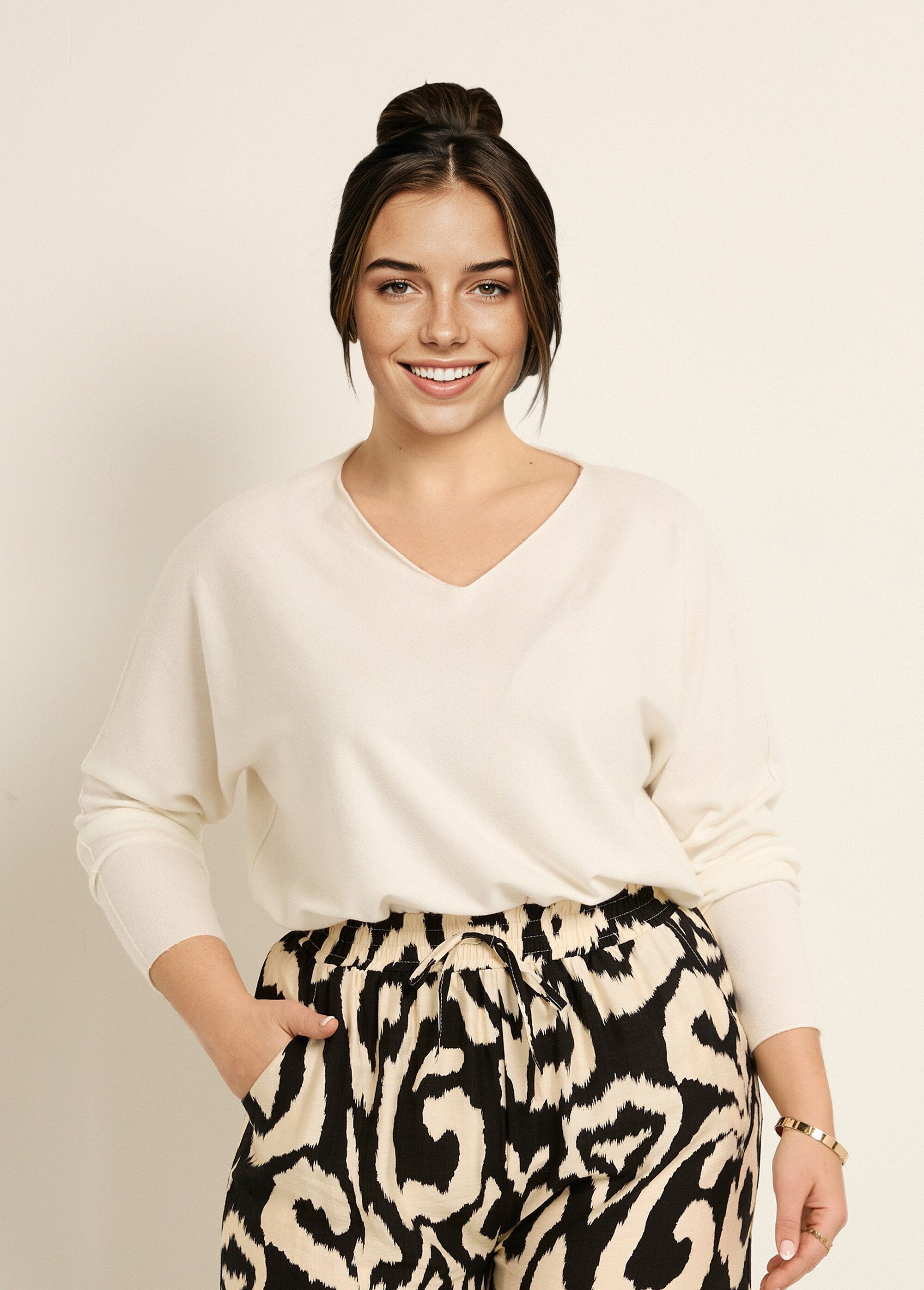 Gebreide_tuniek_met_armsgaten_Blanc_FA1_curvy