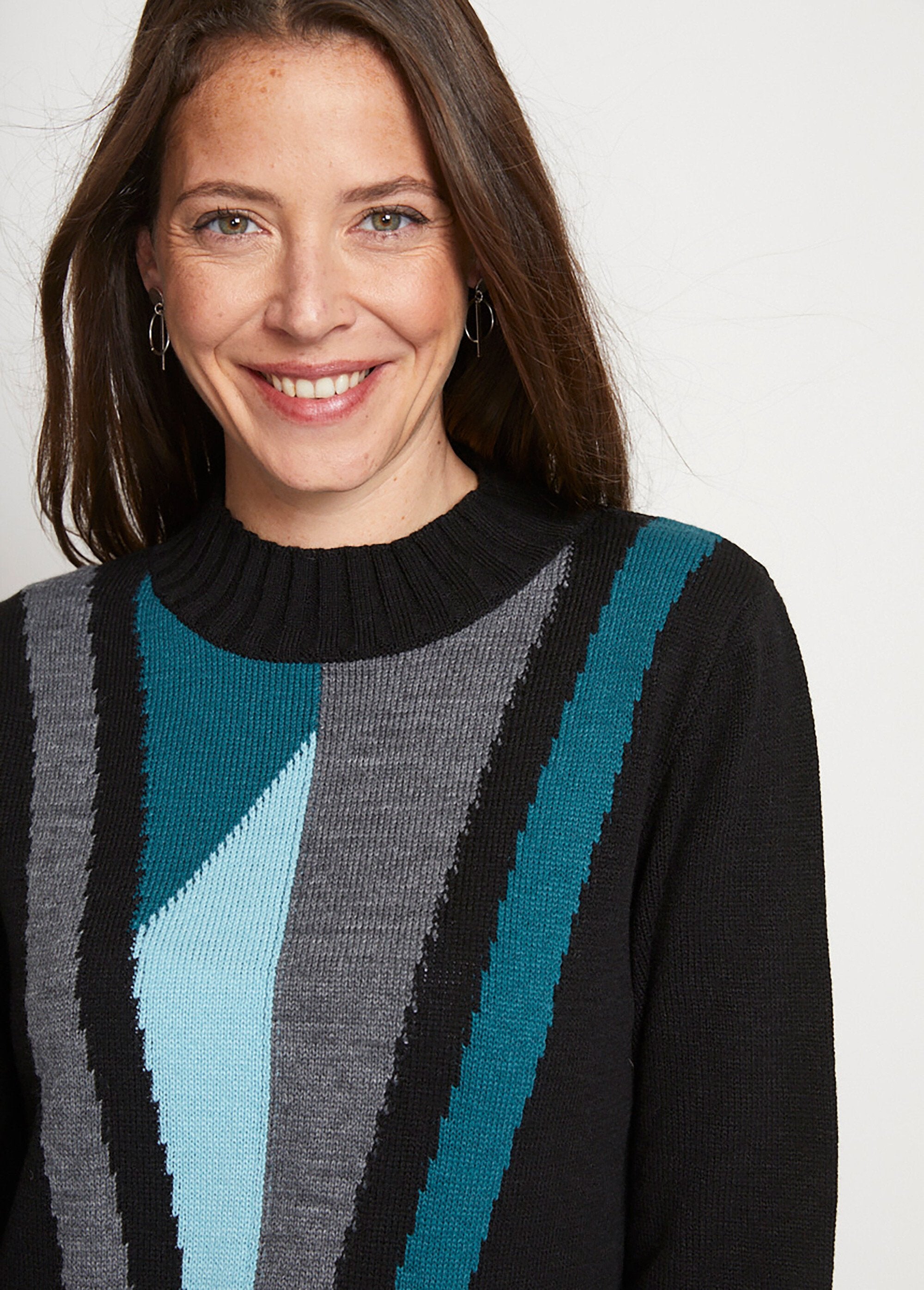 Pull-tunique_jacquard_col_montant_Noir_et_vert_DE1_slim