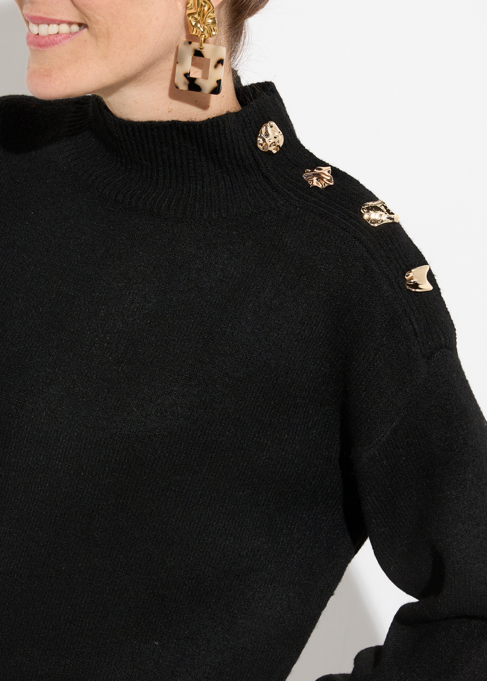 Pull_col_montant_boutons_bijou_métal_Noir_DE1_slim