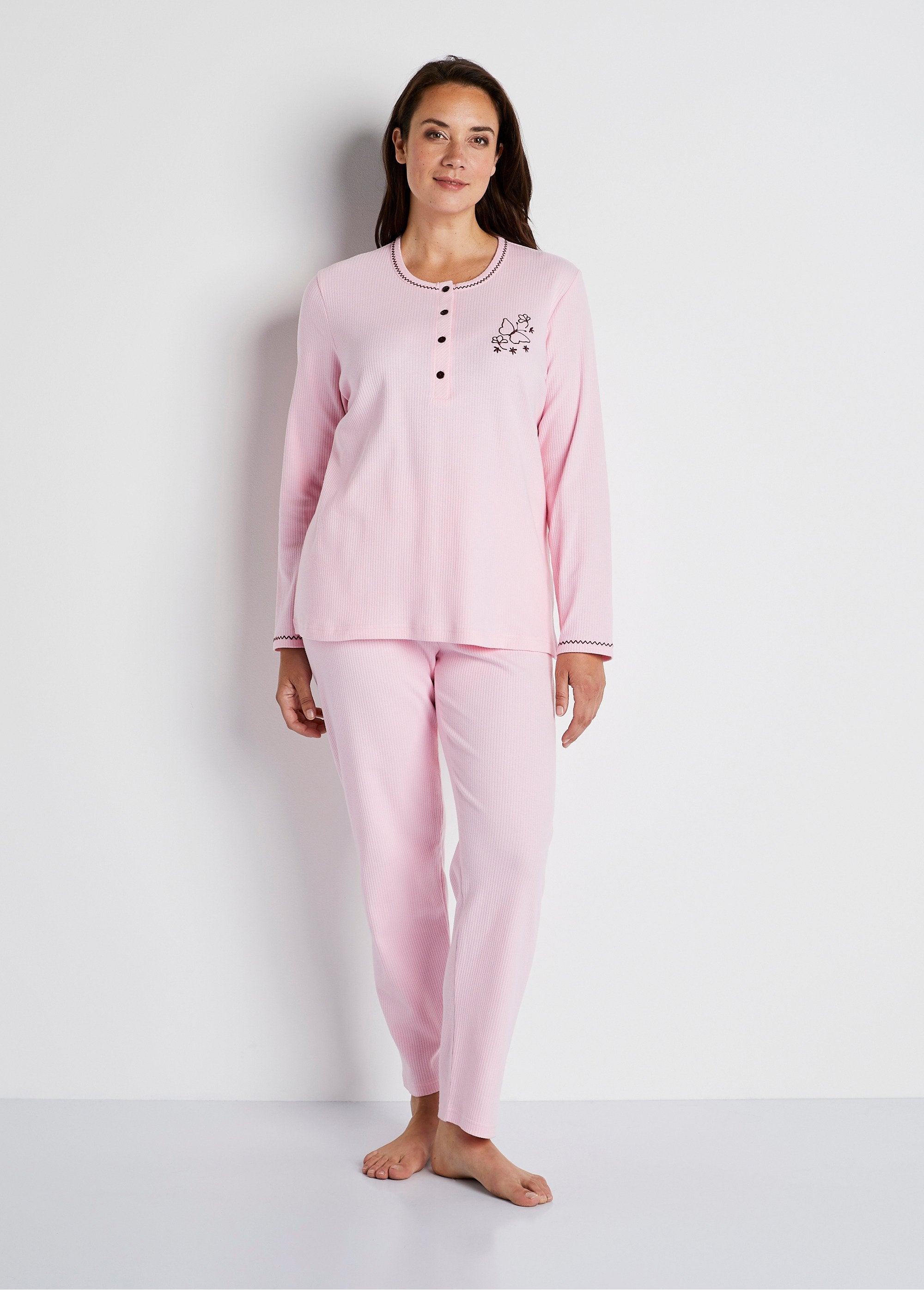 Pyjama_brodé_Rose_FA1_curvy