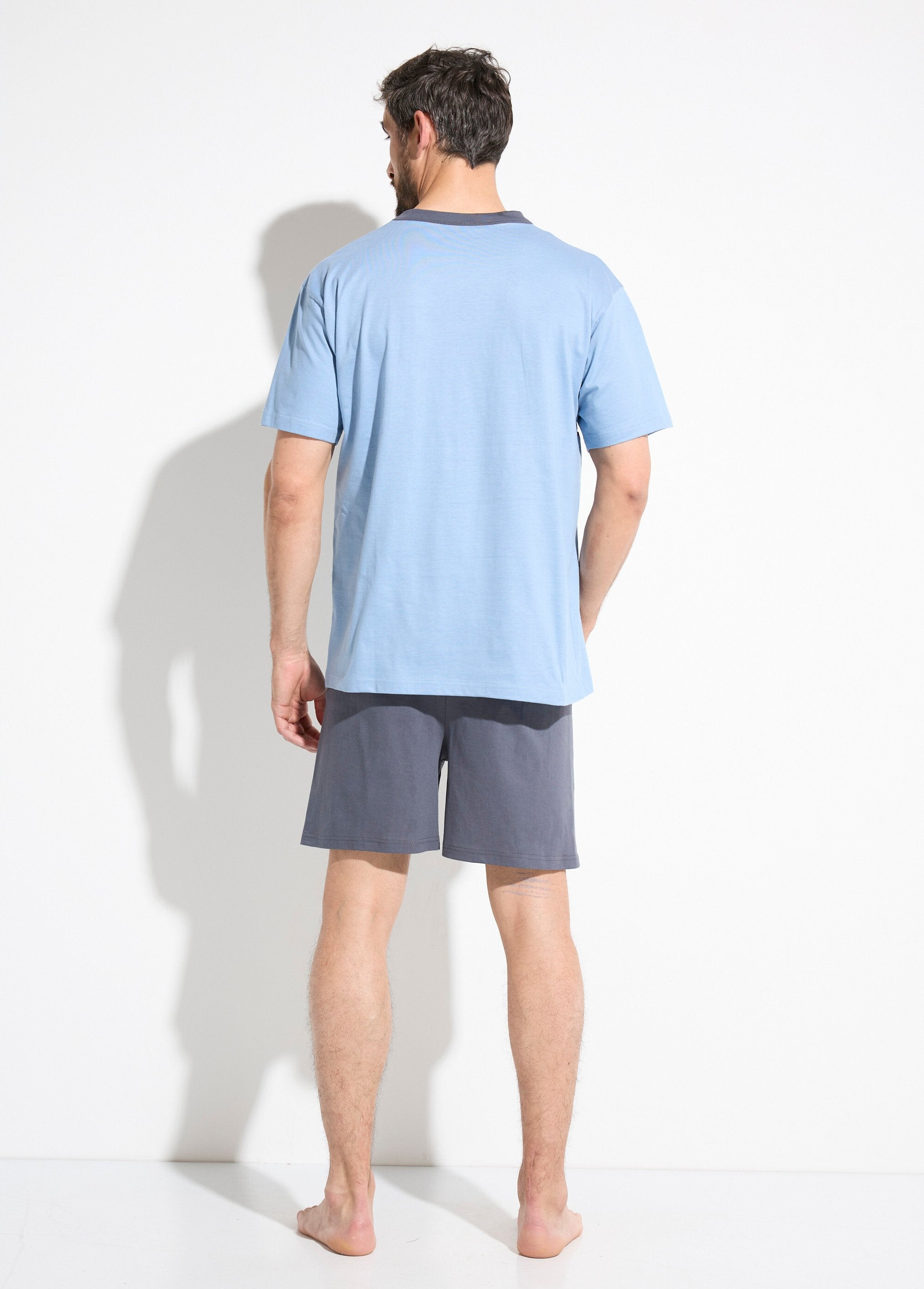 Katoenen_pyjamashort_in_twee_kleuren_Bleu_DO1_slim