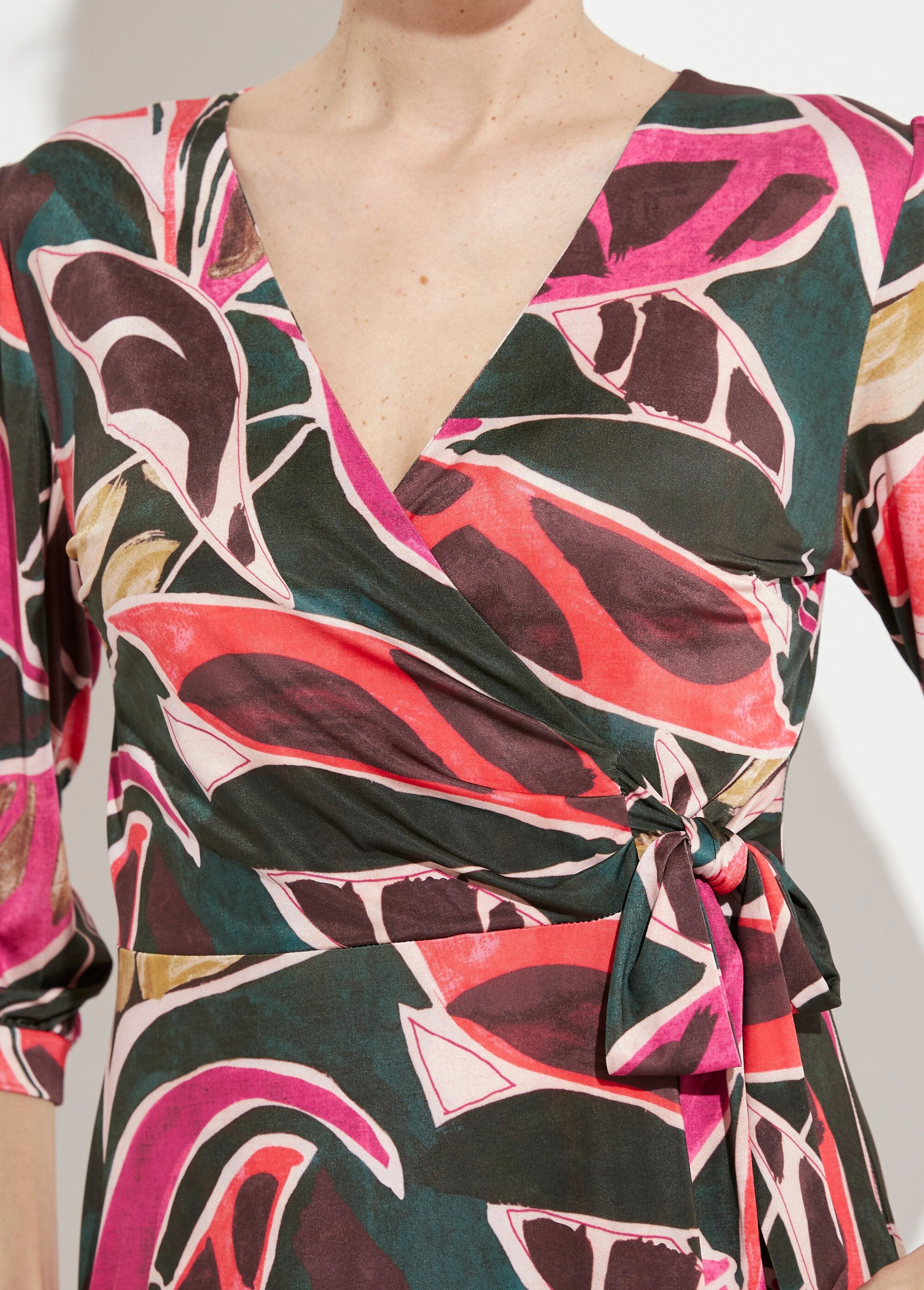 Korte_wikkeljurk_met_3/4_mouwen_Multicolore_DE1_slim