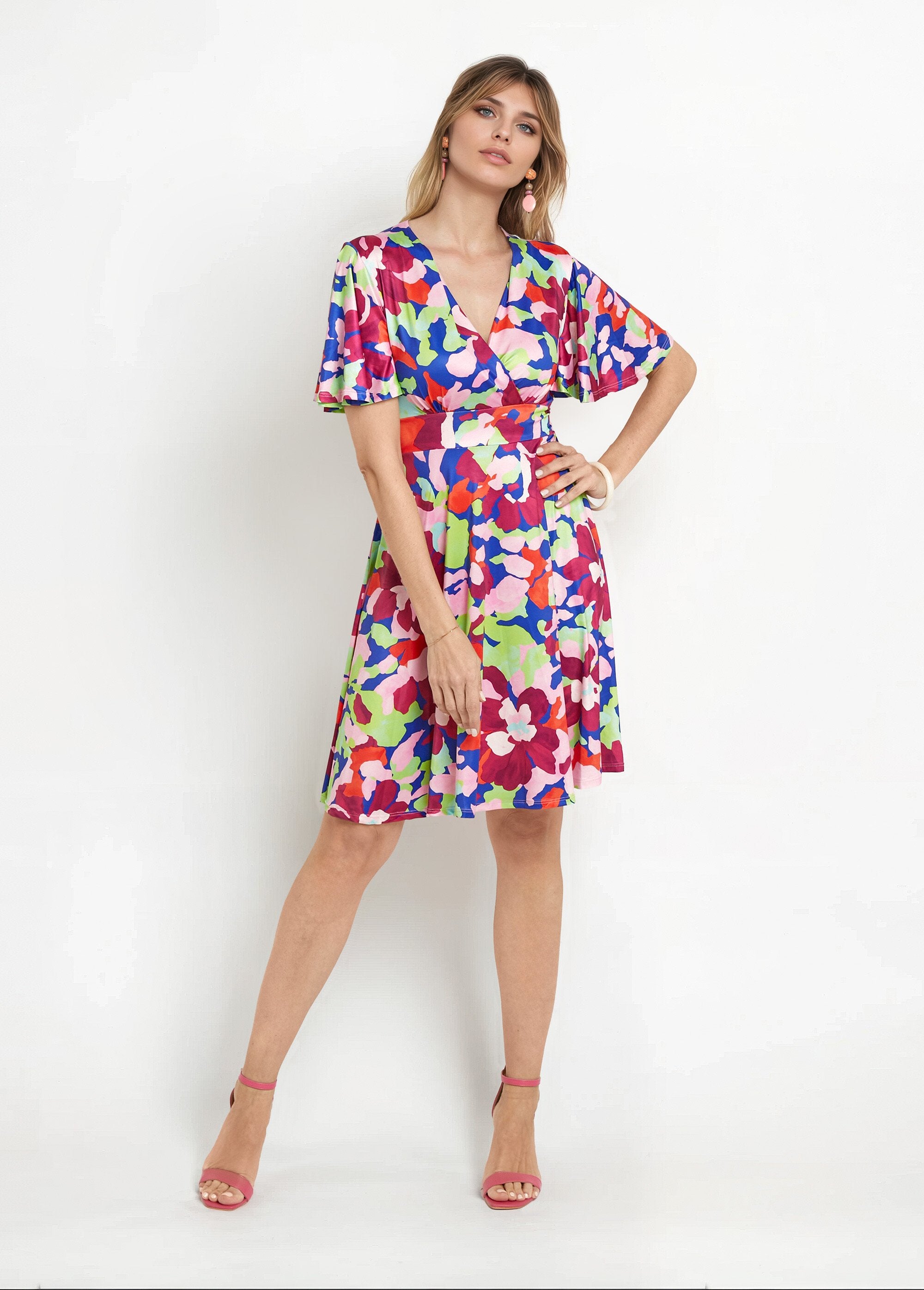 Wikkeljurk_met_vlindermouwen_en_kunstzinnig_motief_Rose_imprime_FA1_slim