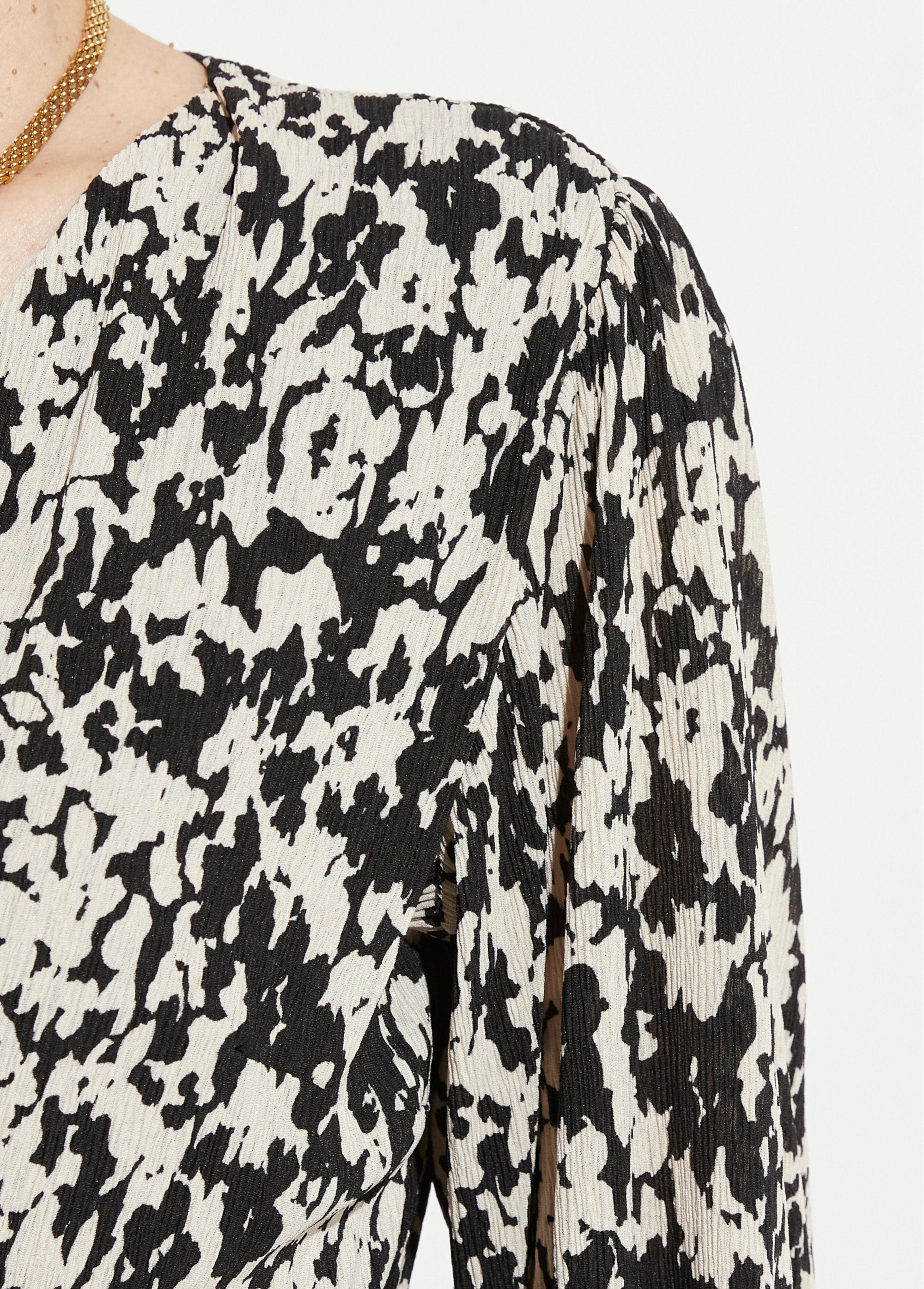 Wikkeljurk_met_tachisteprint_Noir_et_ecru_DE2_slim