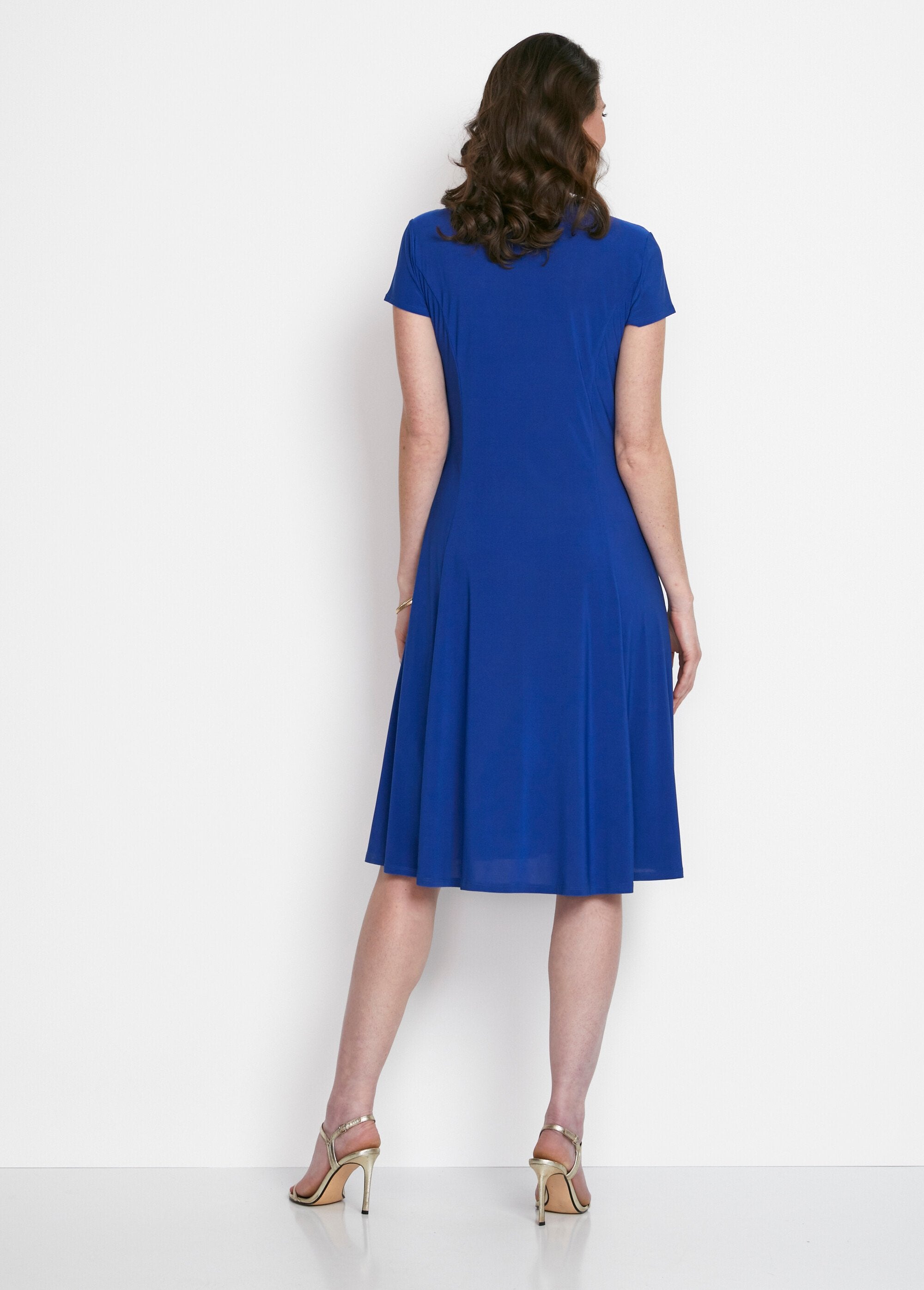 Robe_courte_galbée_évasée_Bleu_DO1_slim