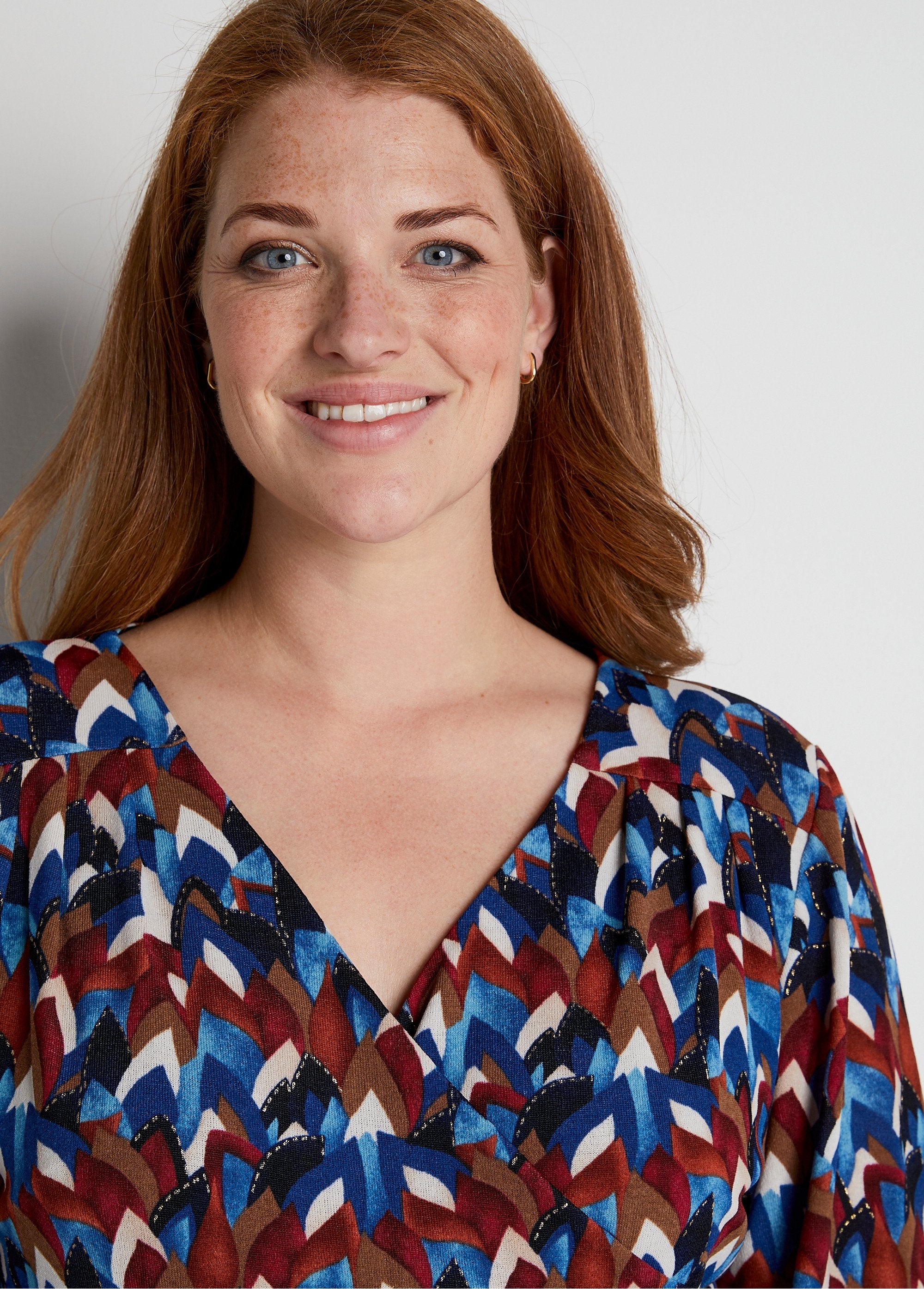 Robe_courte_évasée_cache-coeur_imprimée_Imprime_bleu_DE2_curvy