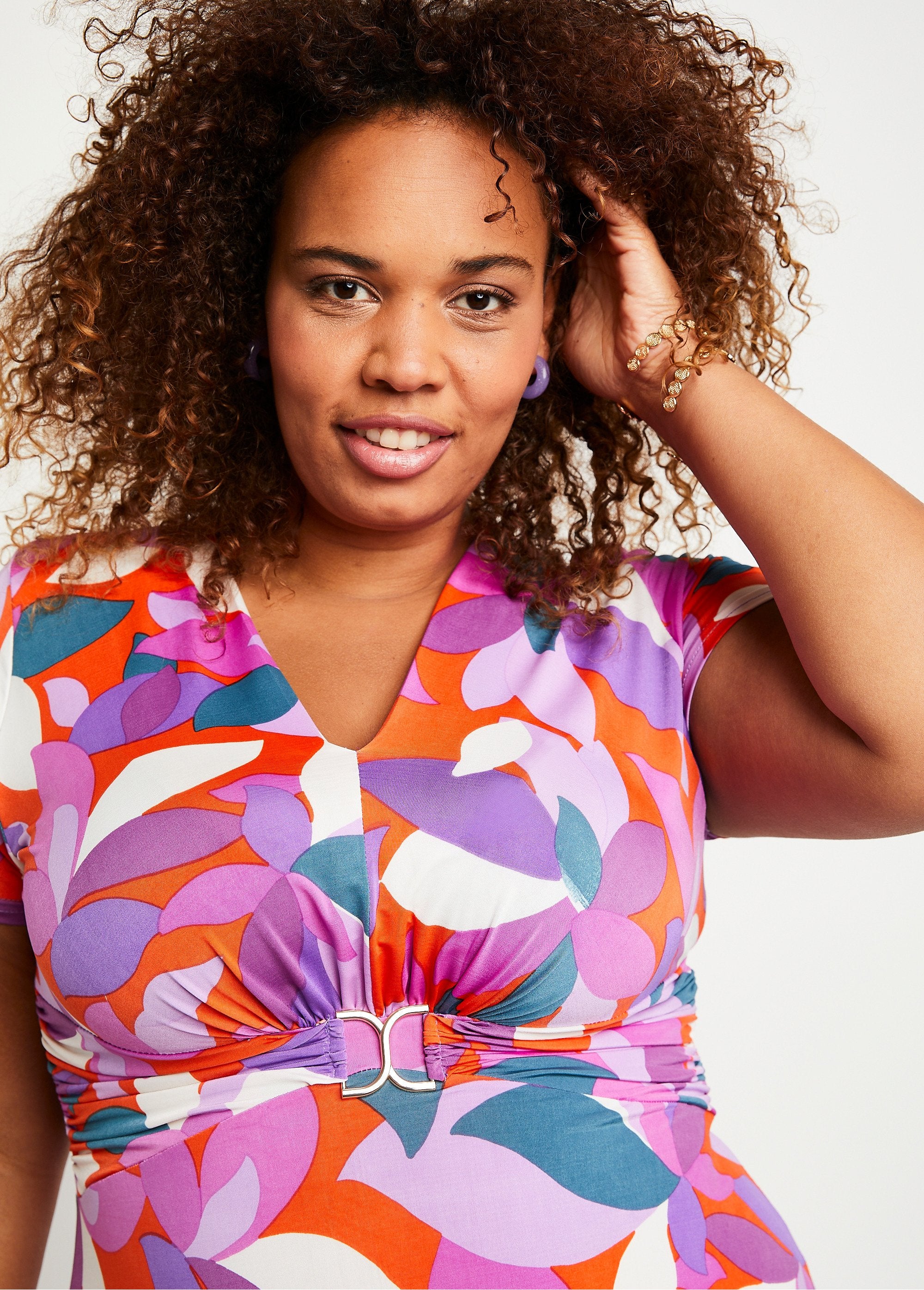Robe_courte_évasée_imprimée_Orange_et_violet_DE1_curvy